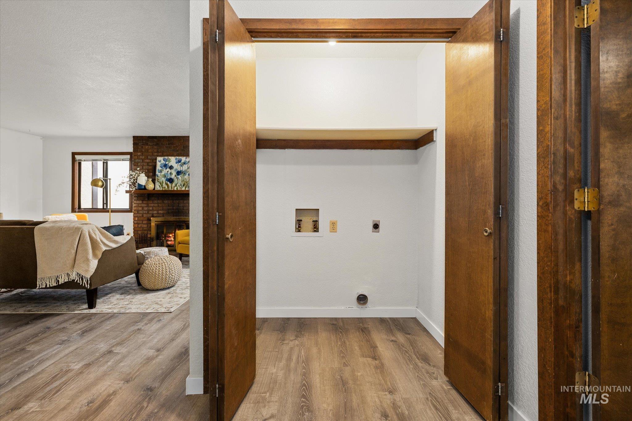 7048 W Colehaven Dr, Boise, Idaho 83704, 2 Bedrooms, 1 Bathroom, Residential For Sale, Price $239,900,MLS 98970700