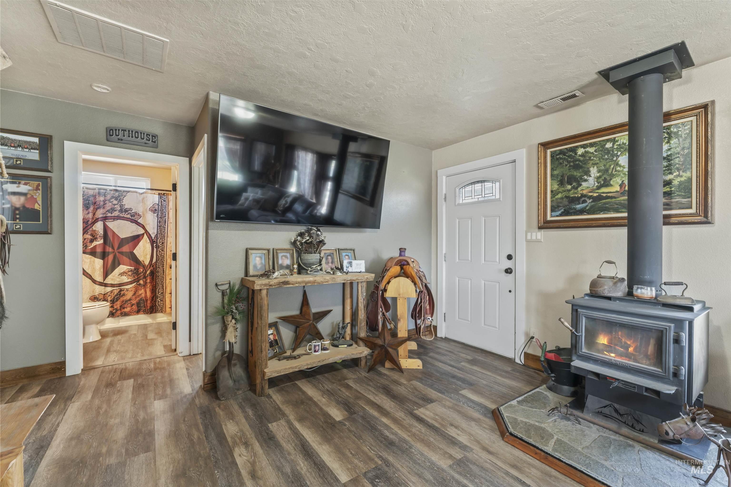 9221 Brill Road, Emmett, Idaho 83617, 3 Bedrooms, 2 Bathrooms, Residential For Sale, Price $745,000, 98970705