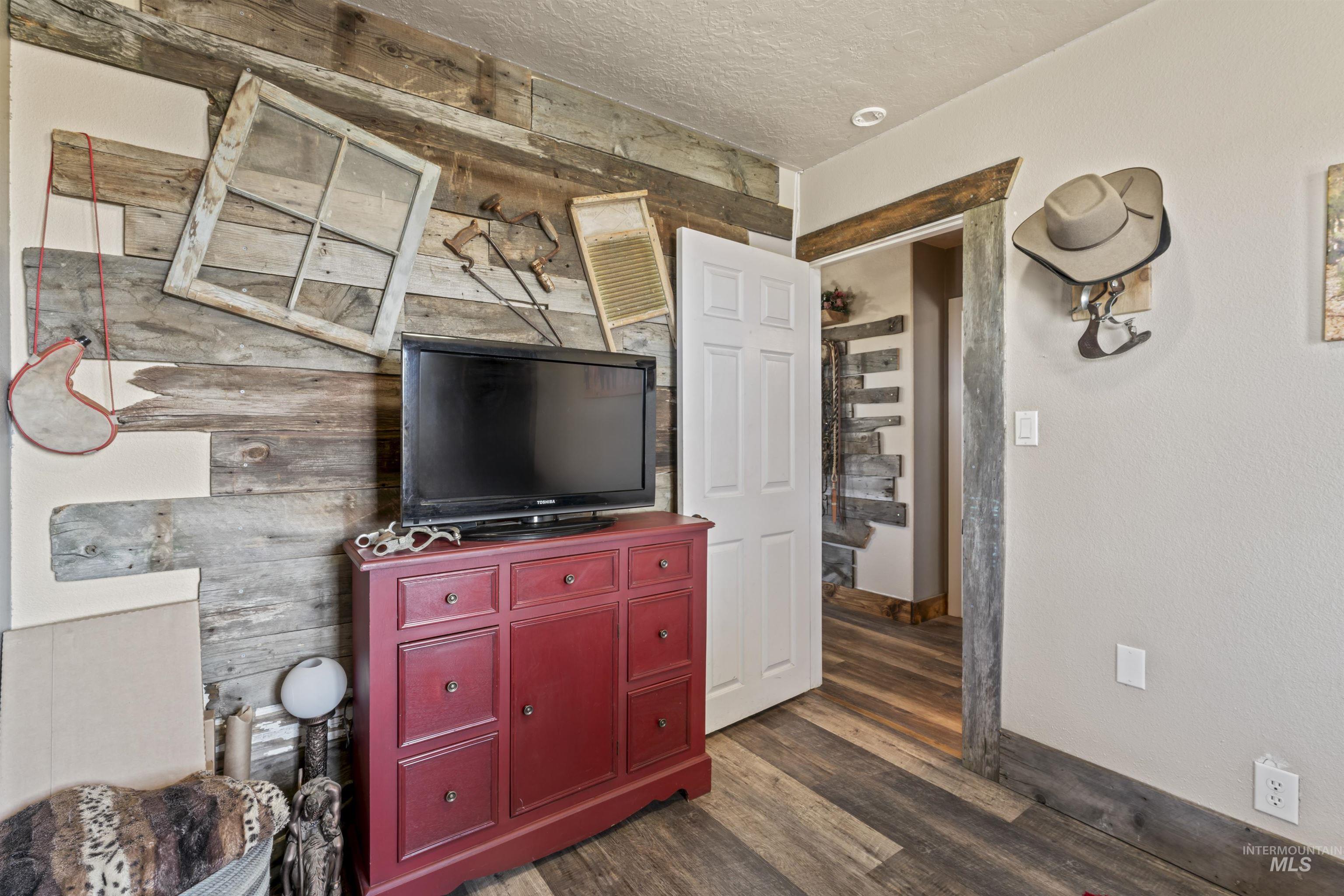 9221 Brill Road, Emmett, Idaho 83617, 3 Bedrooms, 2 Bathrooms, Residential For Sale, Price $745,000, 98970705