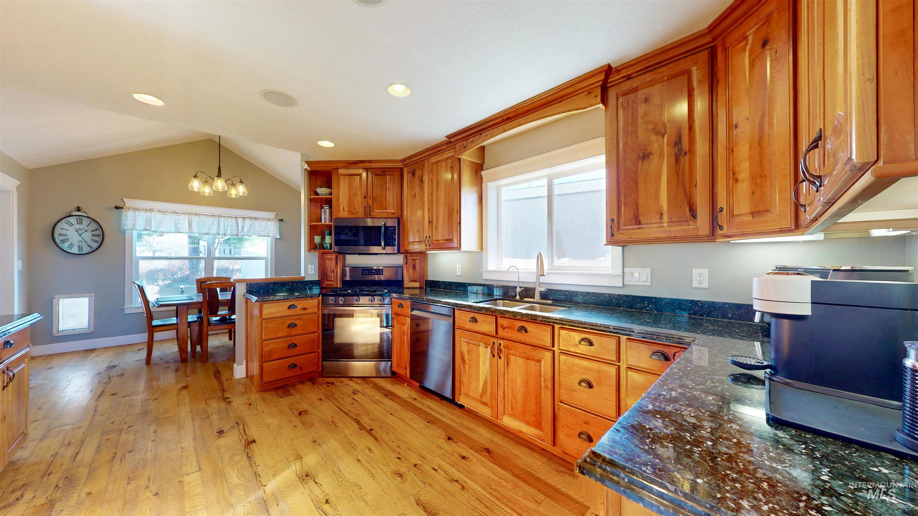 1111 Cole Street, Kimberly, Idaho 83341, 5 Bedrooms, 4 Bathrooms, Residential For Sale, Price $674,900,MLS 98970706