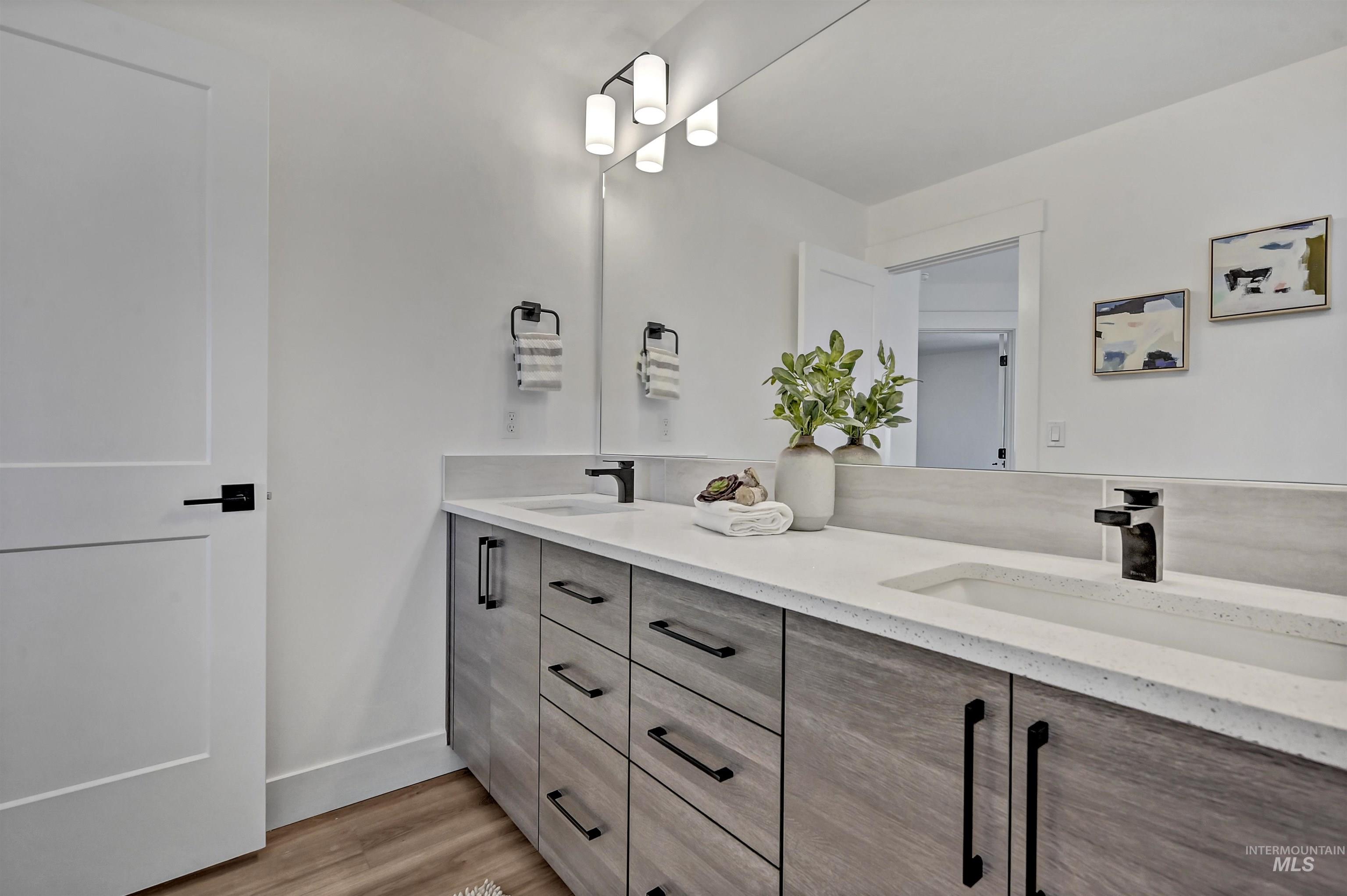 7604 N Ferris Ave, Boise, Idaho 83714, 3 Bedrooms, 2.5 Bathrooms, Residential For Sale, Price $565,900, 98970709