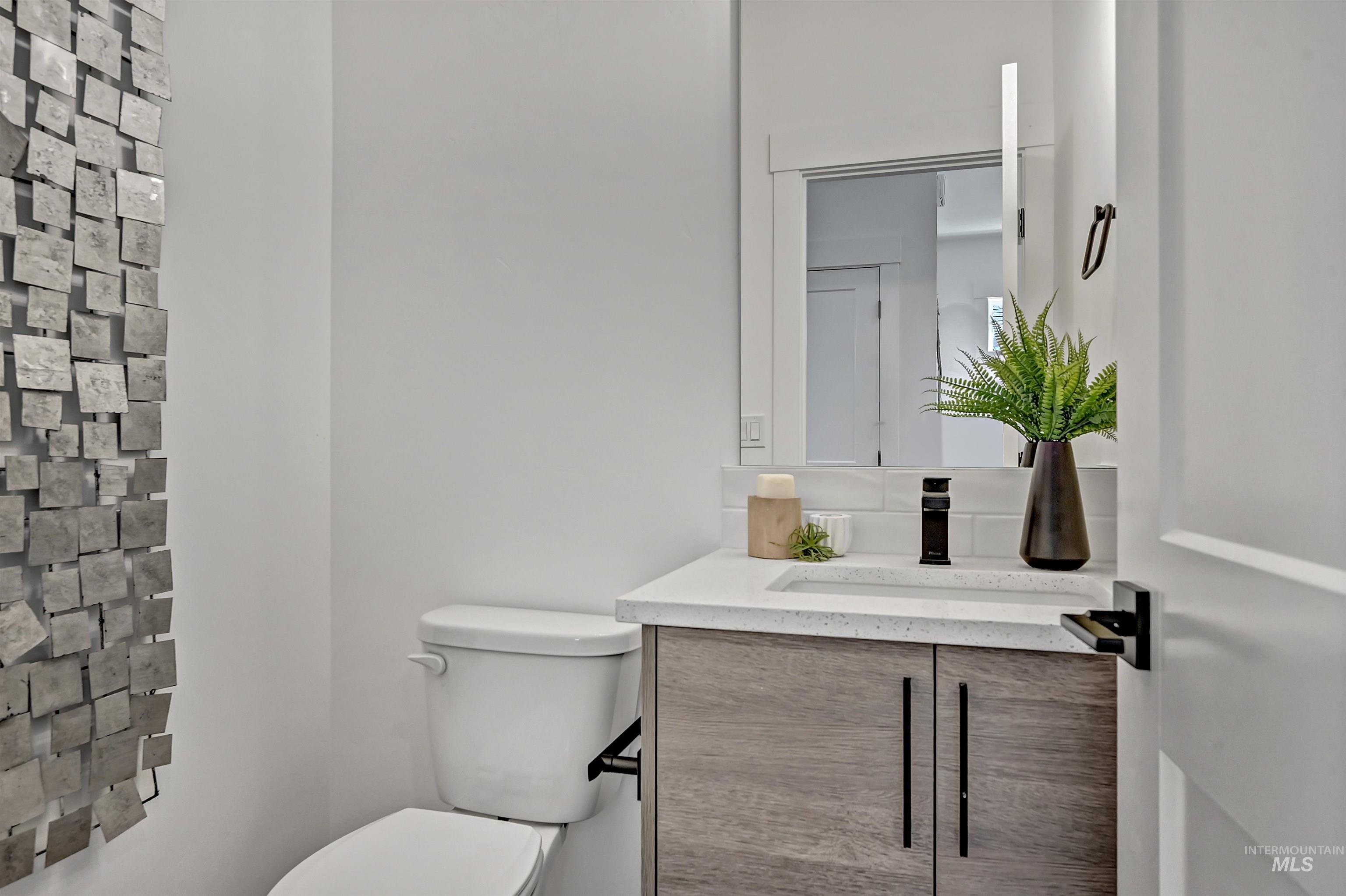 7604 N Ferris Ave, Boise, Idaho 83714, 3 Bedrooms, 2.5 Bathrooms, Residential For Sale, Price $565,900, 98970709