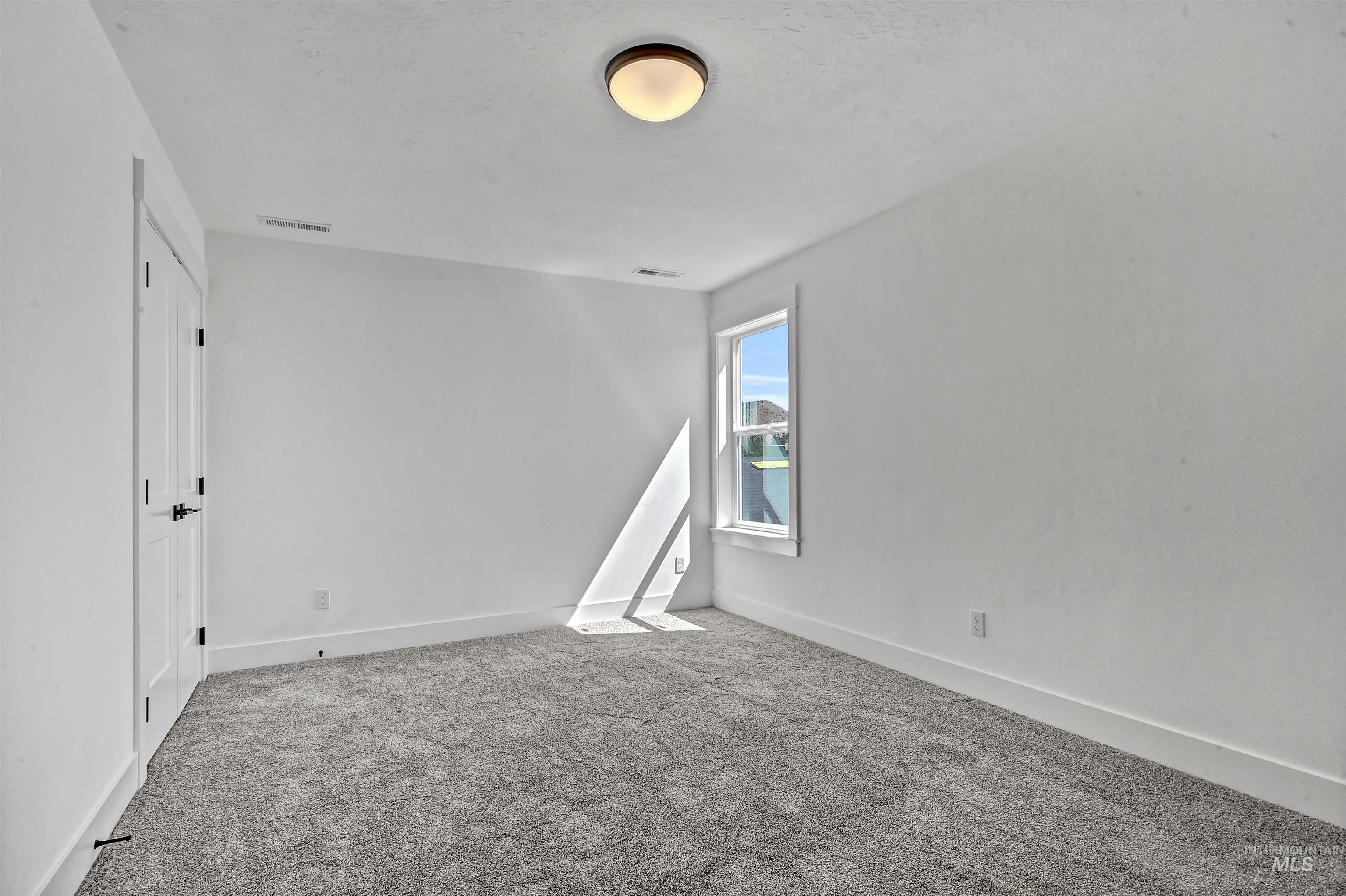 7604 N Ferris Ave, Boise, Idaho 83714, 3 Bedrooms, 2.5 Bathrooms, Residential For Sale, Price $565,900, 98970709