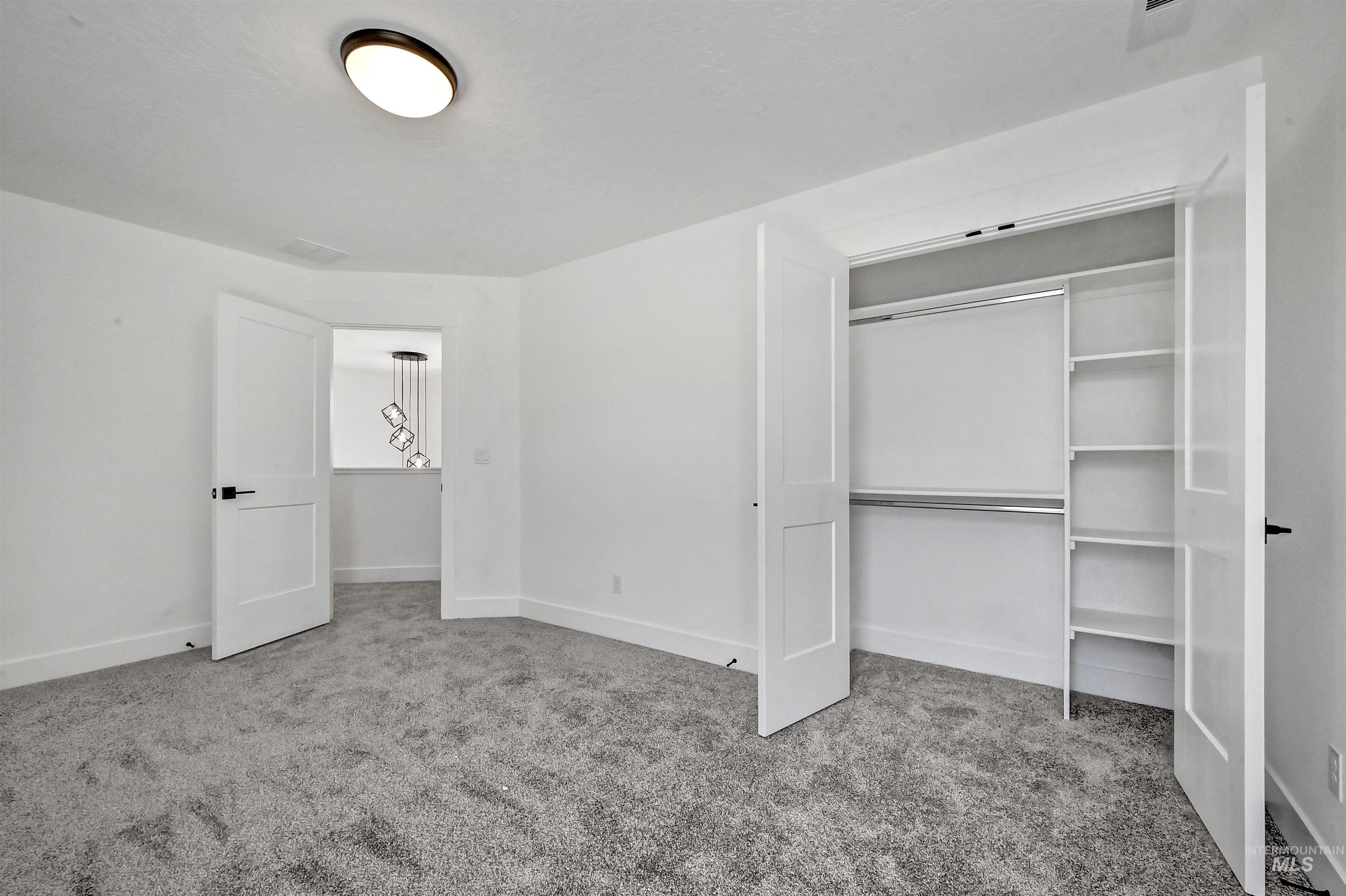 7604 N Ferris Ave, Boise, Idaho 83714, 3 Bedrooms, 2.5 Bathrooms, Residential For Sale, Price $565,900, 98970709