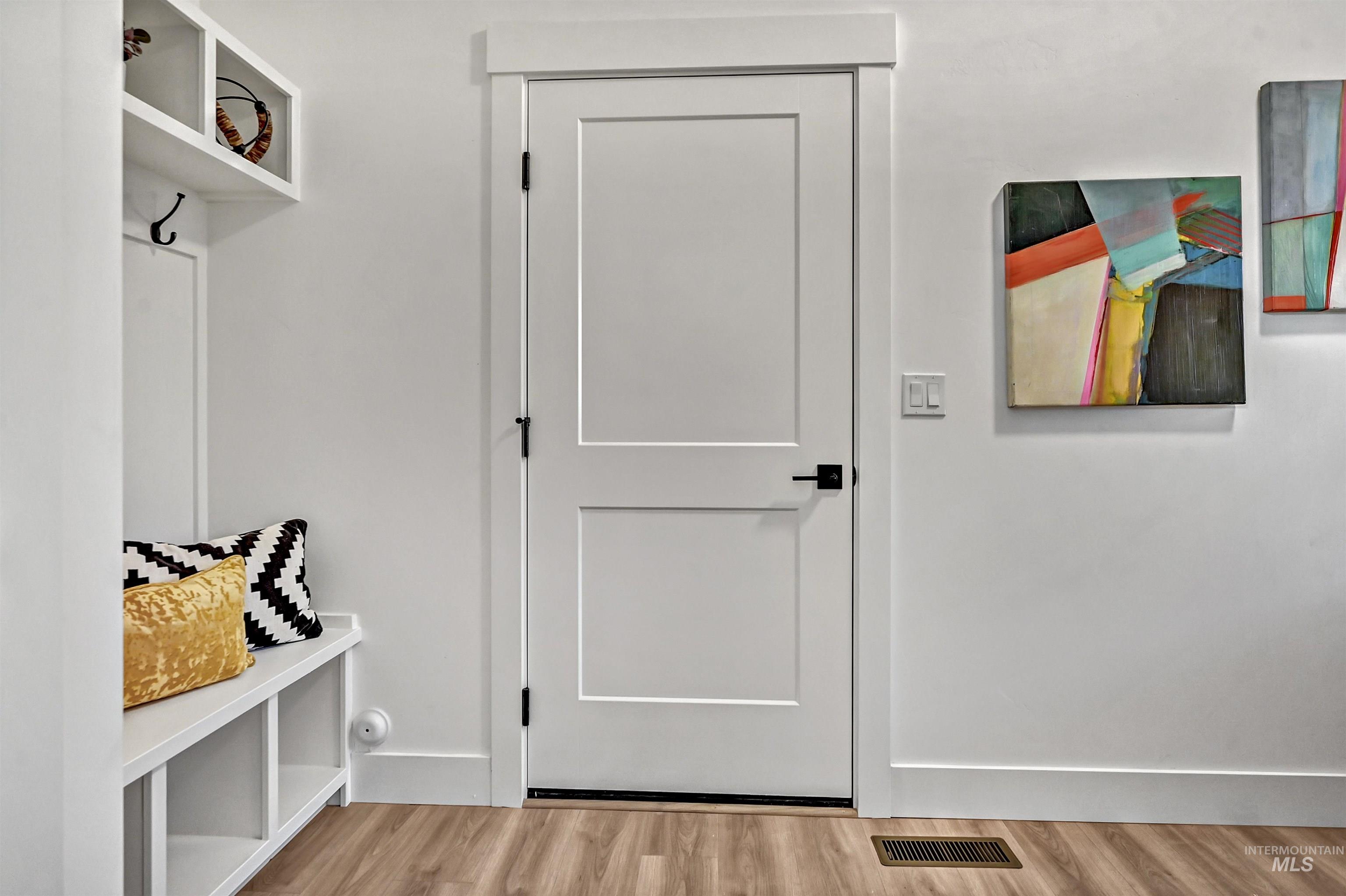 7604 N Ferris Ave, Boise, Idaho 83714, 3 Bedrooms, 2.5 Bathrooms, Residential For Sale, Price $565,900, 98970709