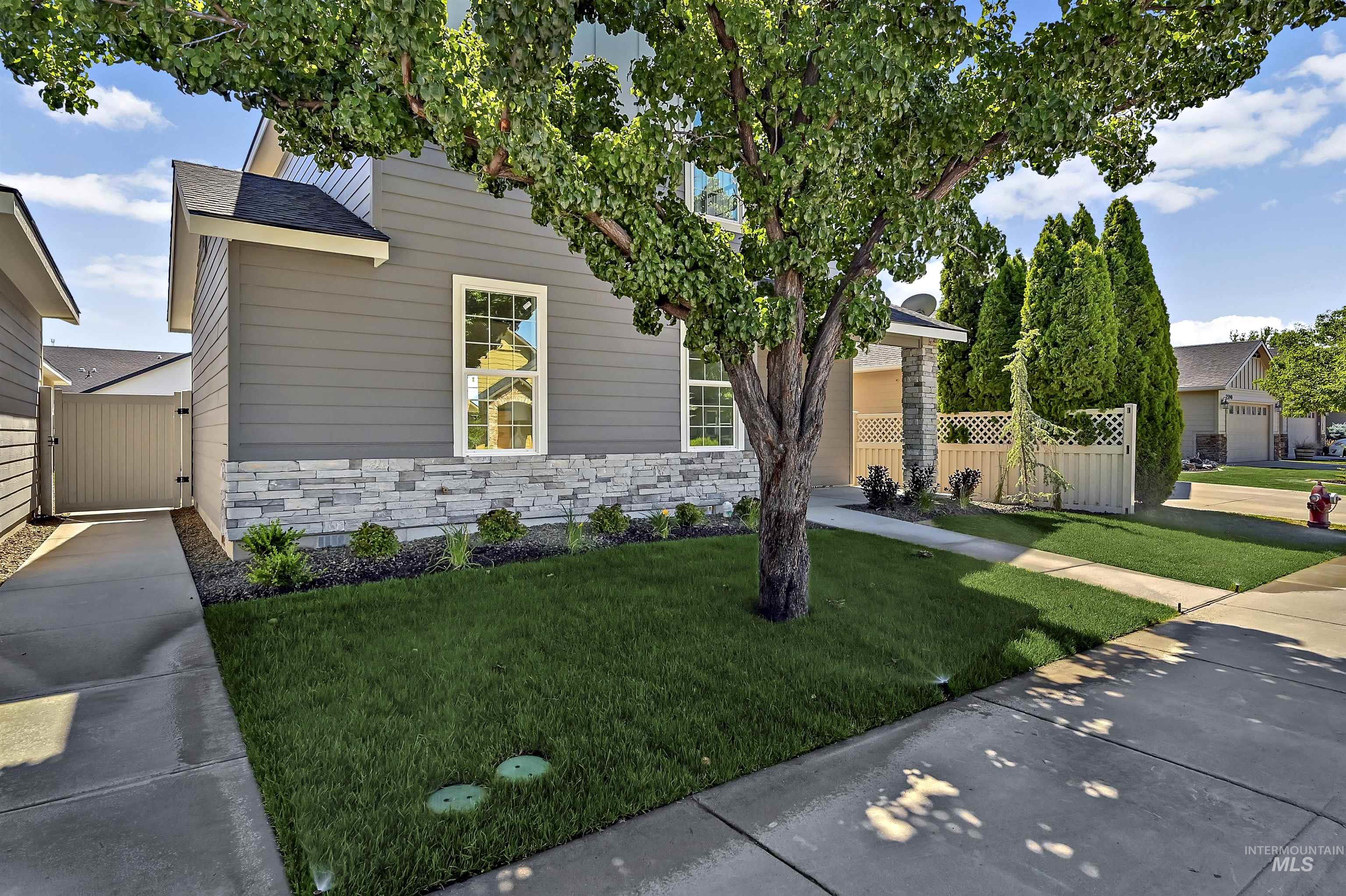 7604 N Ferris Ave, Boise, Idaho 83714, 3 Bedrooms, 2.5 Bathrooms, Residential For Sale, Price $565,900, 98970709