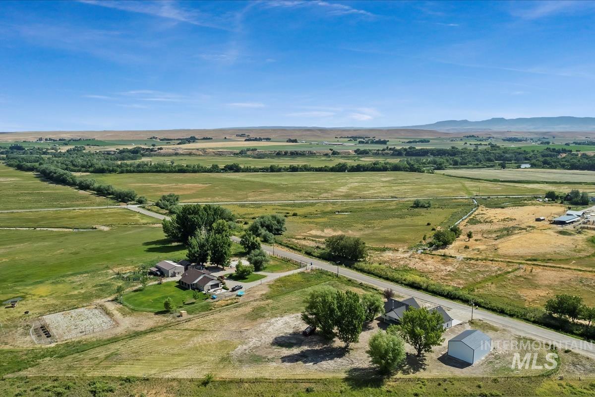 4695 County Line Rd, New Plymouth, Idaho 83655, 3 Bedrooms, 2 Bathrooms, Residential For Sale, Price $824,900, 98970720