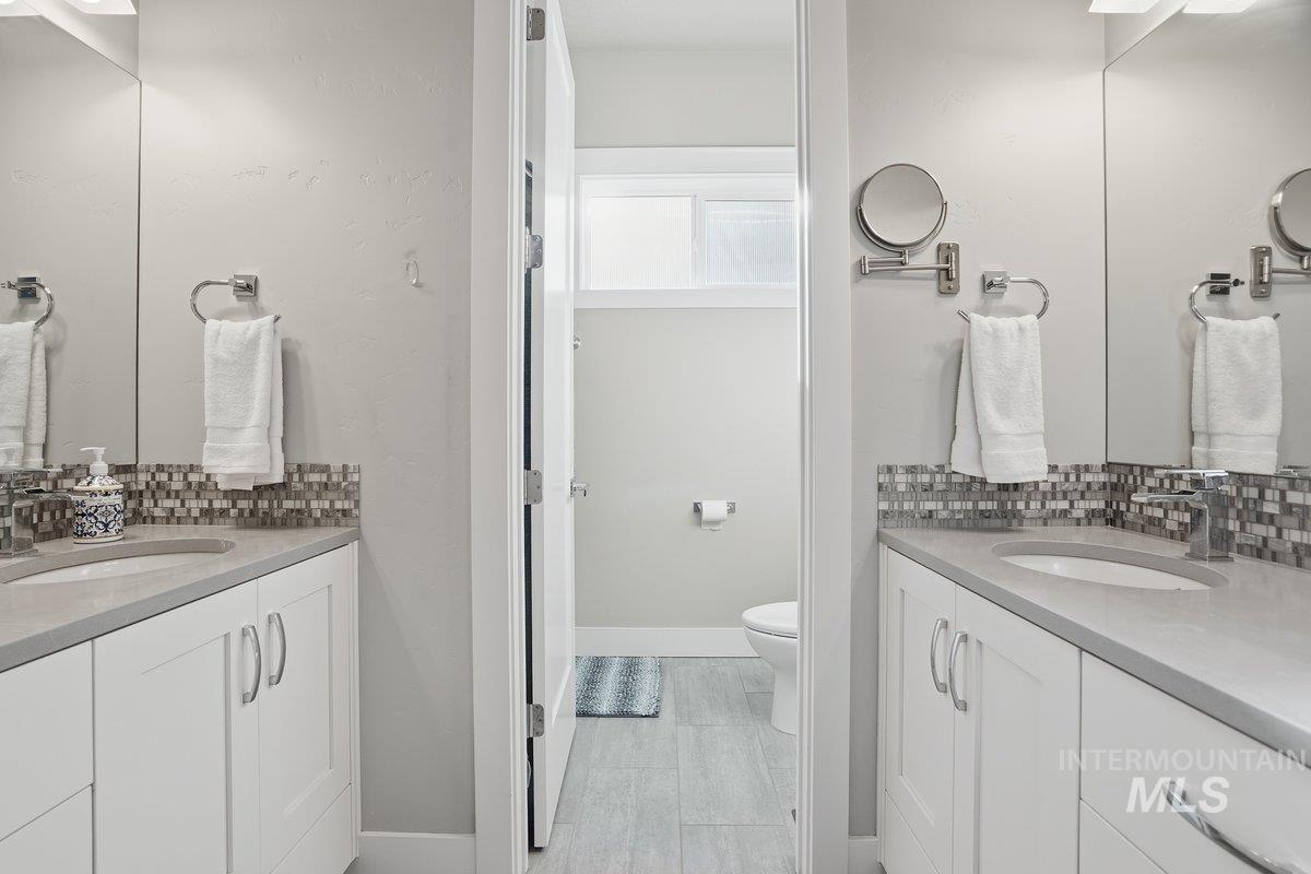 427 E Merino Street, Kuna, Idaho 83634, 4 Bedrooms, 2.5 Bathrooms, Residential For Sale, Price $815,000, 98970722