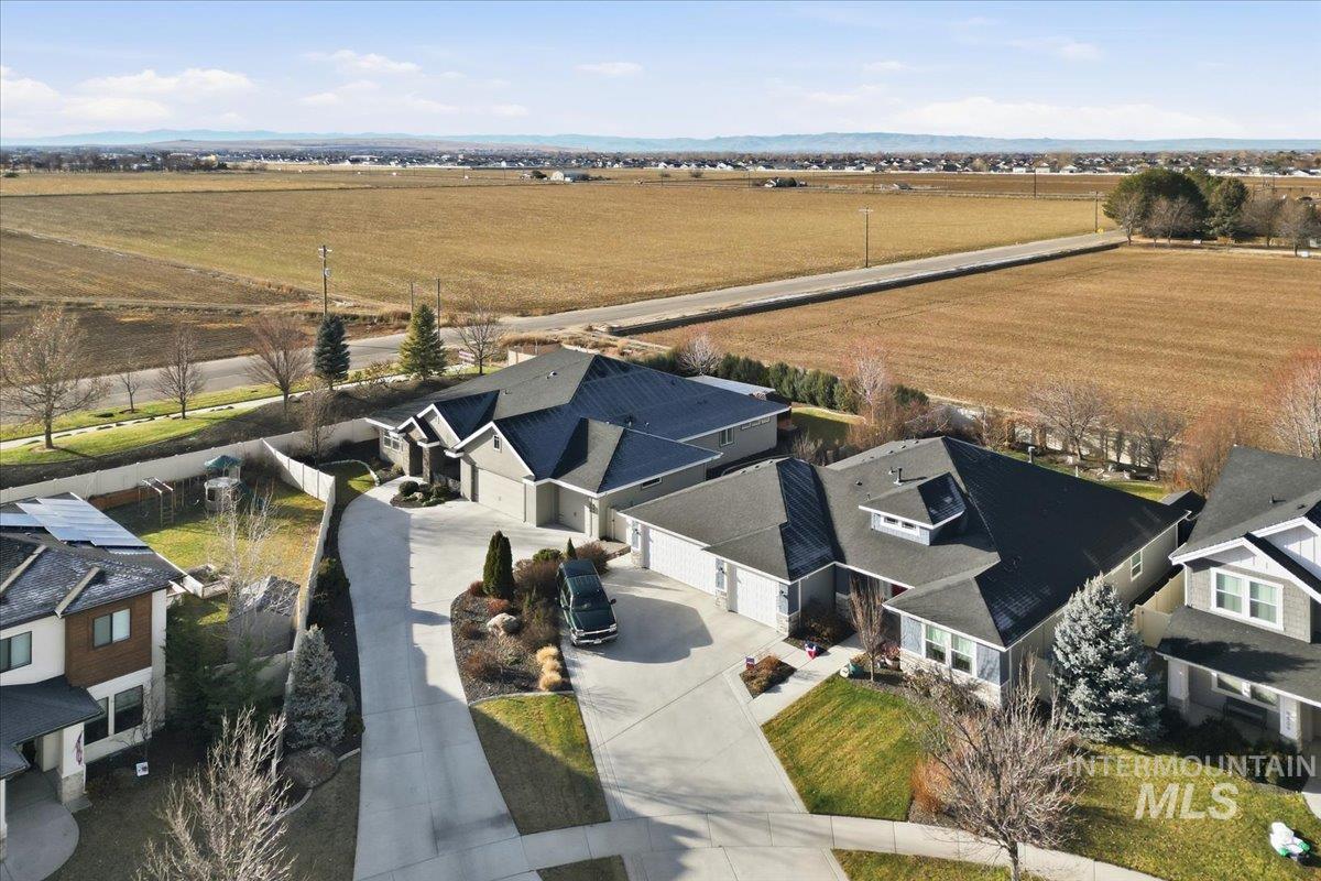 427 E Merino Street, Kuna, Idaho 83634, 4 Bedrooms, 2.5 Bathrooms, Residential For Sale, Price $815,000, 98970722