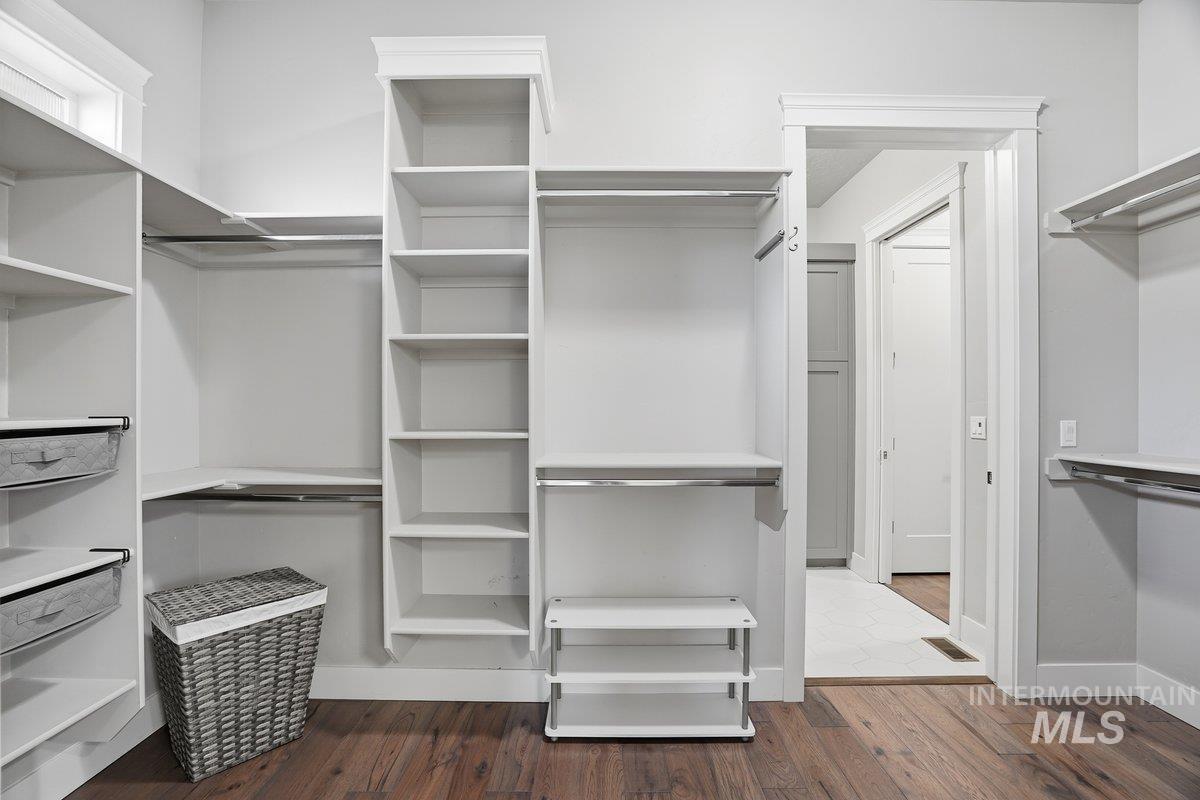 427 E Merino Street, Kuna, Idaho 83634, 4 Bedrooms, 2.5 Bathrooms, Residential For Sale, Price $815,000, 98970722