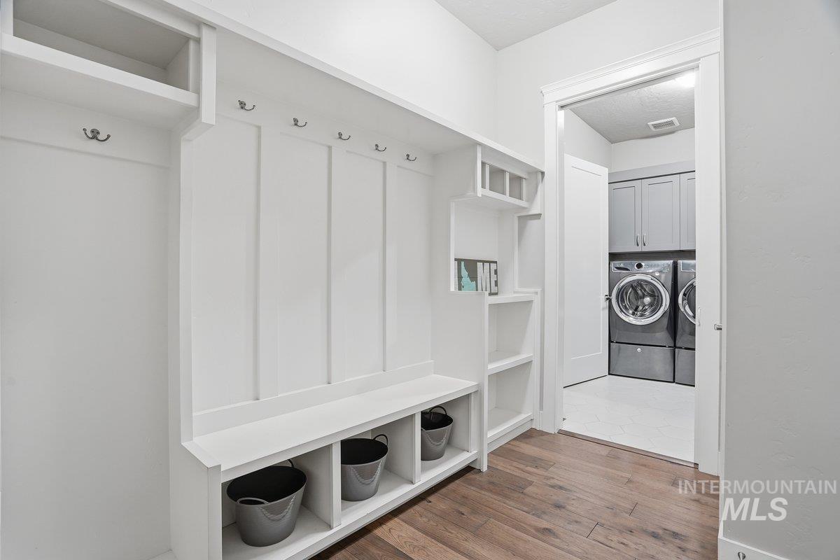 427 E Merino Street, Kuna, Idaho 83634, 4 Bedrooms, 2.5 Bathrooms, Residential For Sale, Price $815,000, 98970722