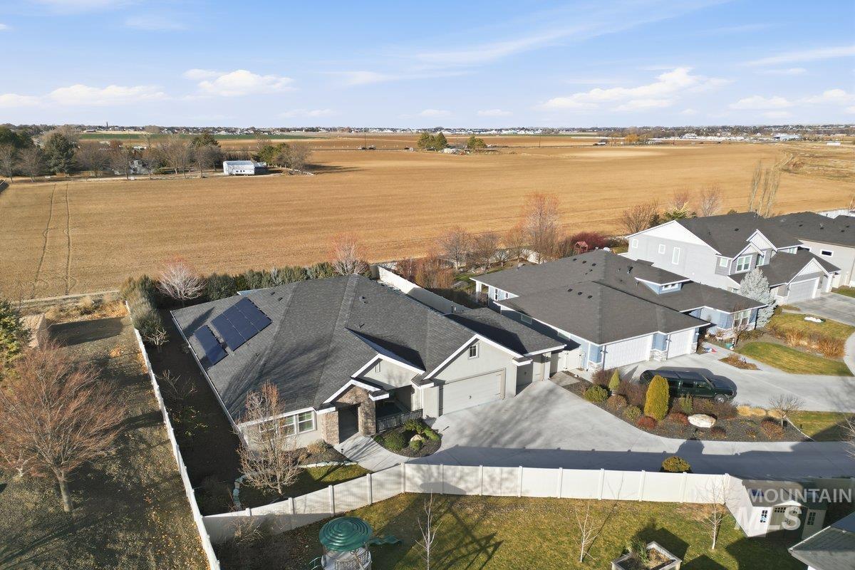 427 E Merino Street, Kuna, Idaho 83634, 4 Bedrooms, 2.5 Bathrooms, Residential For Sale, Price $815,000, 98970722