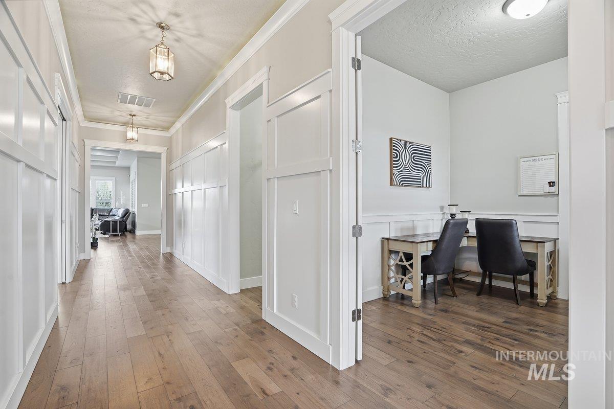 427 E Merino Street, Kuna, Idaho 83634, 4 Bedrooms, 2.5 Bathrooms, Residential For Sale, Price $815,000, 98970722