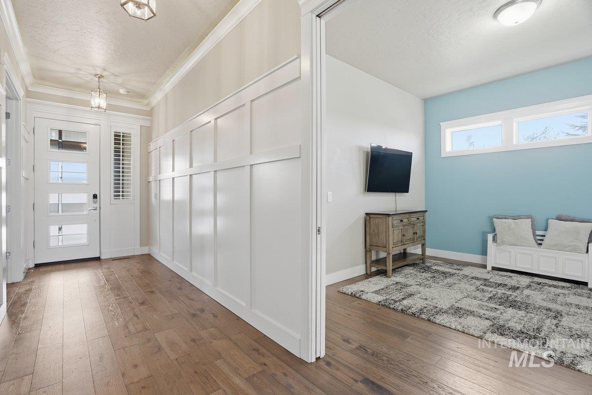 427 E Merino Street, Kuna, Idaho 83634, 4 Bedrooms, 2.5 Bathrooms, Residential For Sale, Price $815,000, 98970722