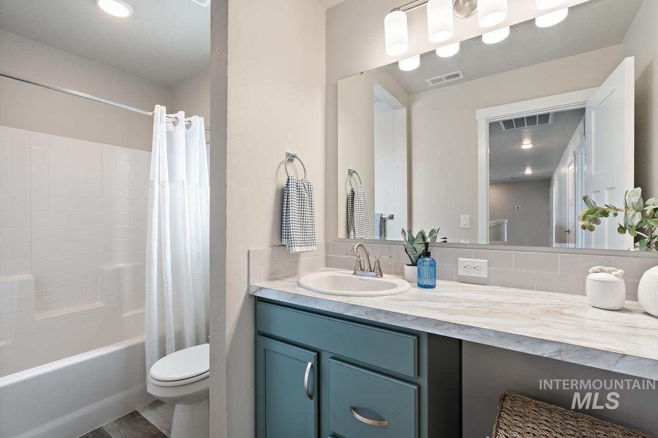 7831 E Meriwether Dr, Nampa, Idaho 83687, 4 Bedrooms, 3.5 Bathrooms, Residential For Sale, Price $559,990,MLS 98970724