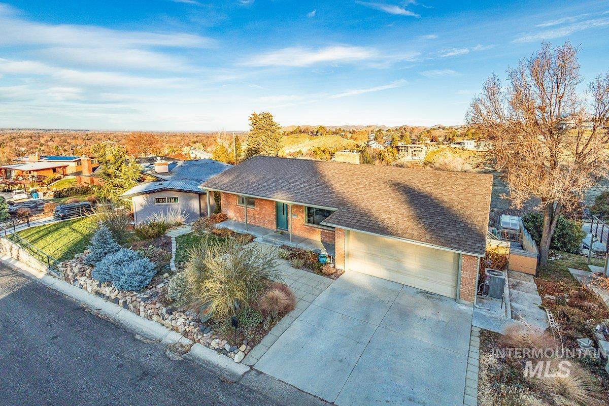 92 W Horizon Dr, Boise, Idaho 83702, 3 Bedrooms, 2 Bathrooms, Residential For Sale, Price $919,900, 98970725