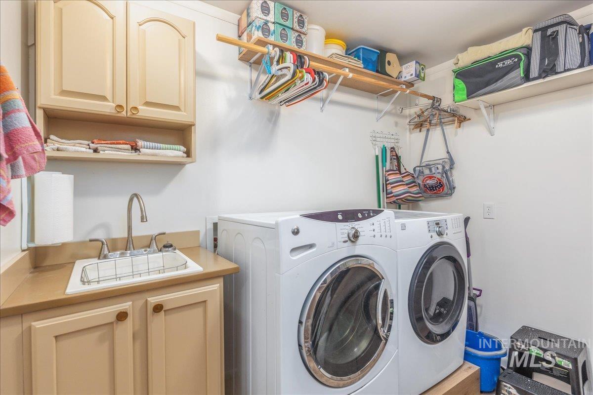 92 W Horizon Dr, Boise, Idaho 83702, 3 Bedrooms, 2 Bathrooms, Residential For Sale, Price $919,900, 98970725