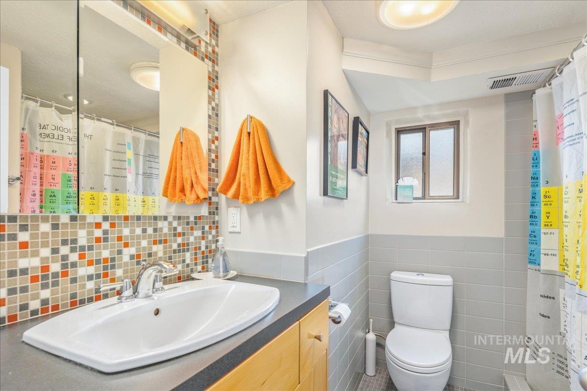 92 W Horizon Dr, Boise, Idaho 83702, 3 Bedrooms, 2 Bathrooms, Residential For Sale, Price $919,900, 98970725