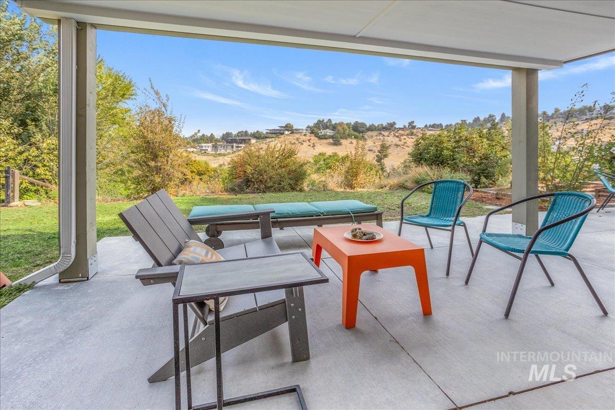 92 W Horizon Dr, Boise, Idaho 83702, 3 Bedrooms, 2 Bathrooms, Residential For Sale, Price $919,900, 98970725