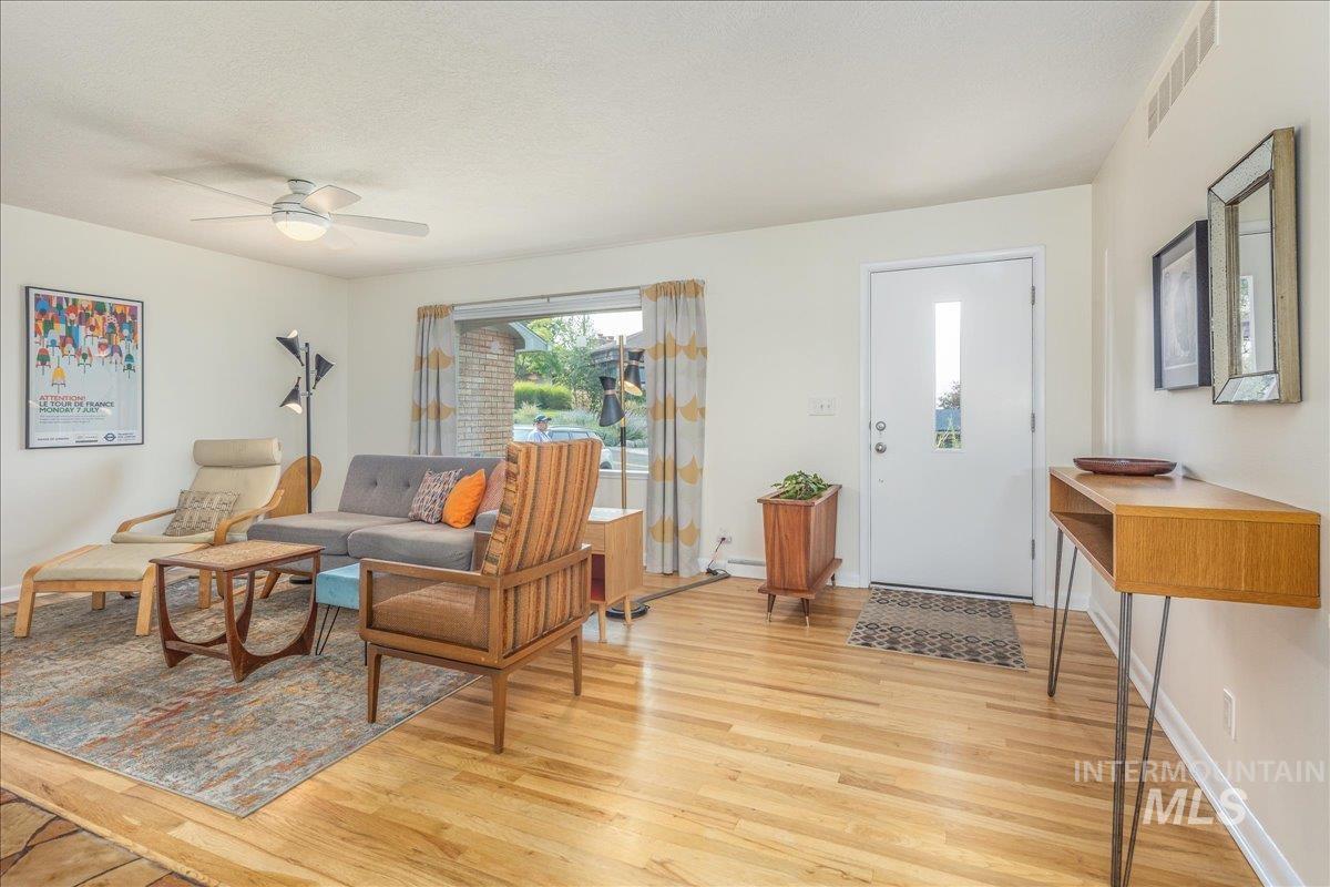 92 W Horizon Dr, Boise, Idaho 83702, 3 Bedrooms, 2 Bathrooms, Residential For Sale, Price $919,900, 98970725