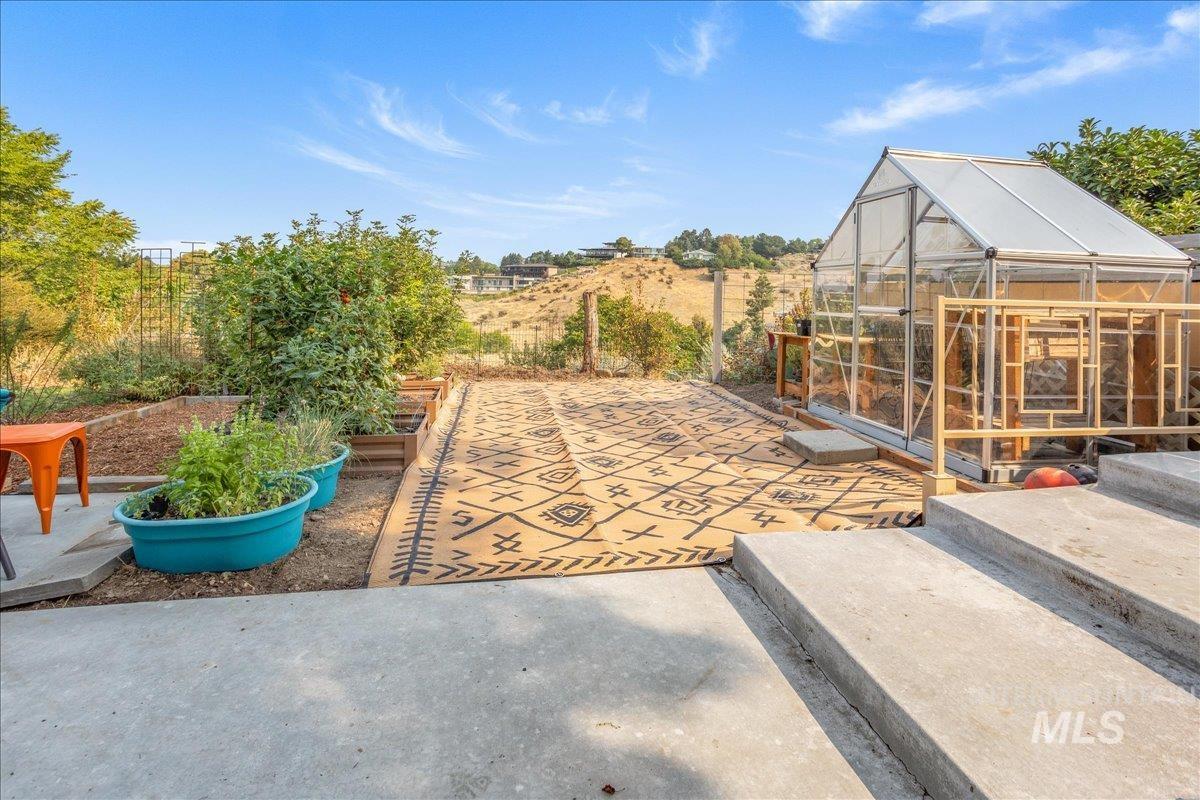 92 W Horizon Dr, Boise, Idaho 83702, 3 Bedrooms, 2 Bathrooms, Residential For Sale, Price $919,900, 98970725