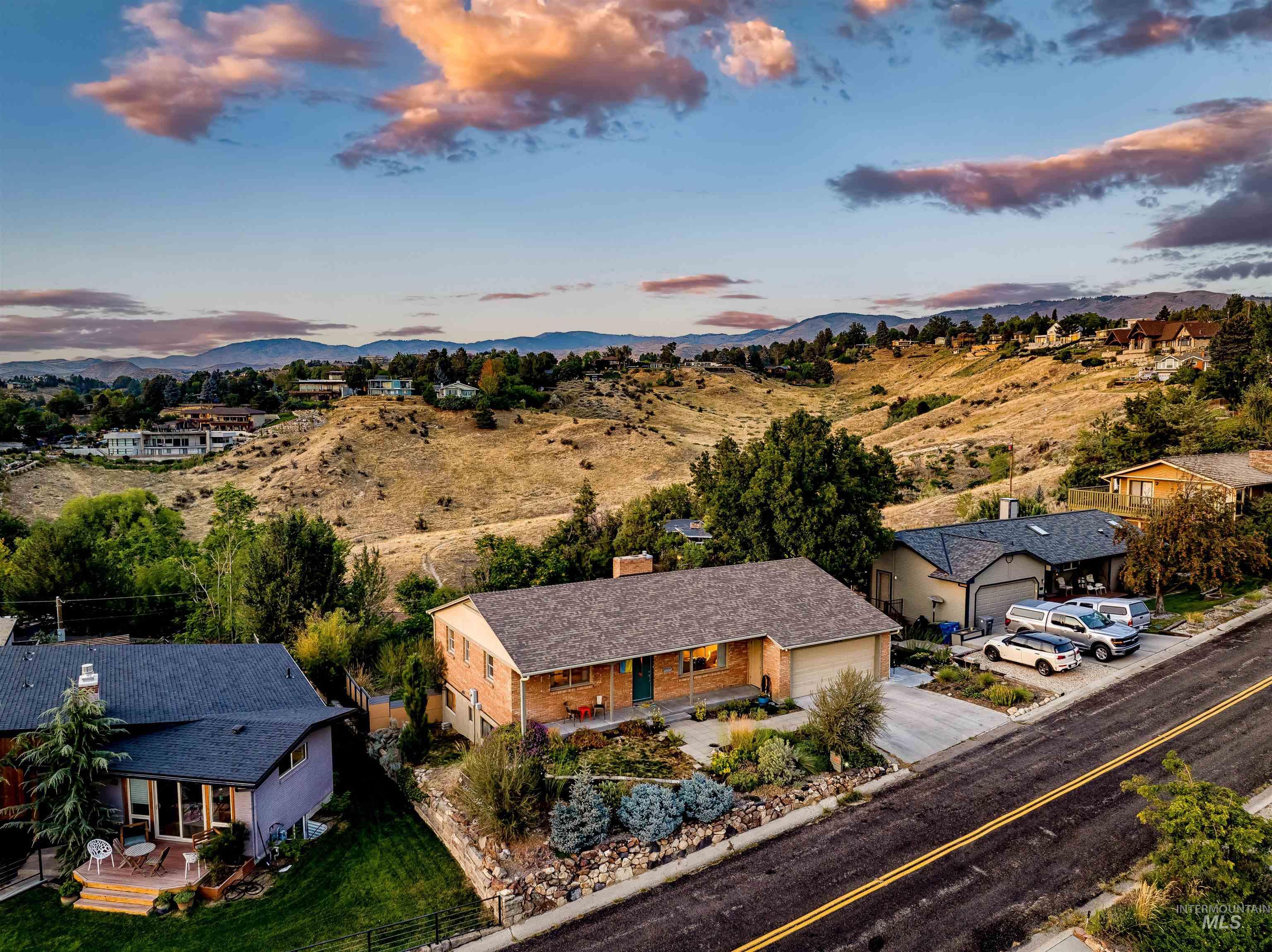 92 W Horizon Dr, Boise, Idaho 83702, 3 Bedrooms, 2 Bathrooms, Residential For Sale, Price $919,900, 98970725