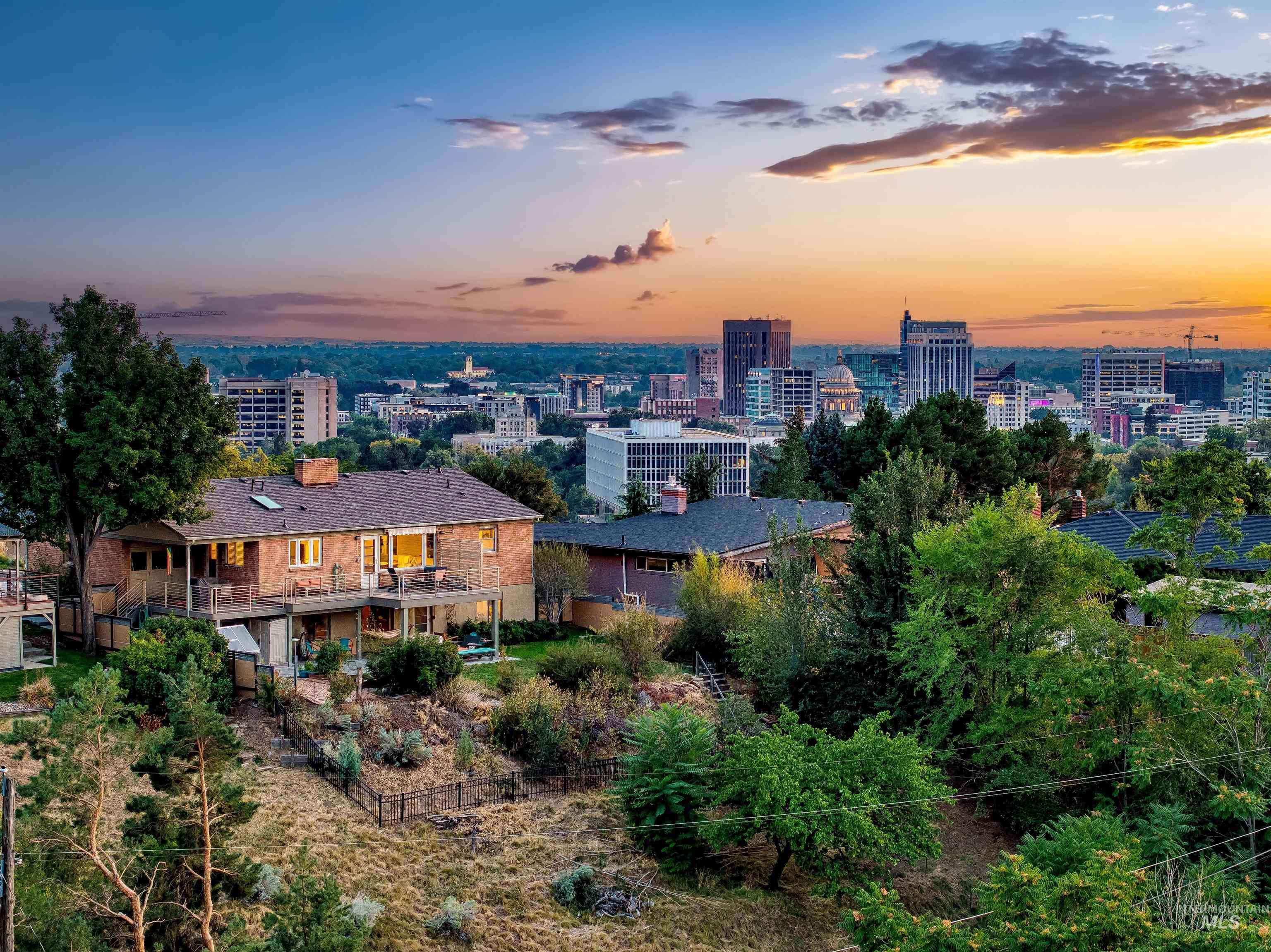 92 W Horizon Dr, Boise, Idaho 83702, 3 Bedrooms, 2 Bathrooms, Residential For Sale, Price $919,900, 98970725