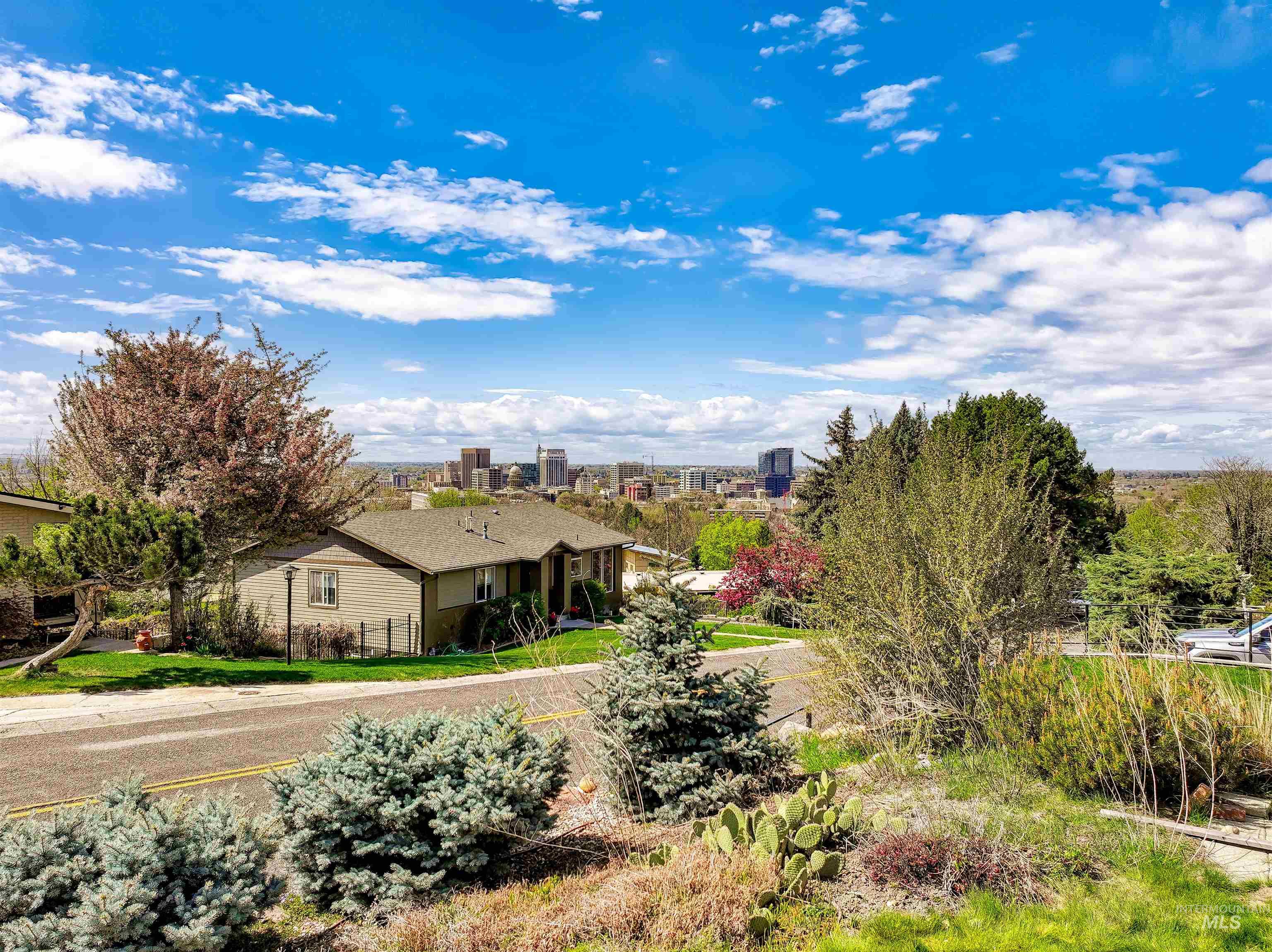 92 W Horizon Dr, Boise, Idaho 83702, 3 Bedrooms, 2 Bathrooms, Residential For Sale, Price $919,900, 98970725