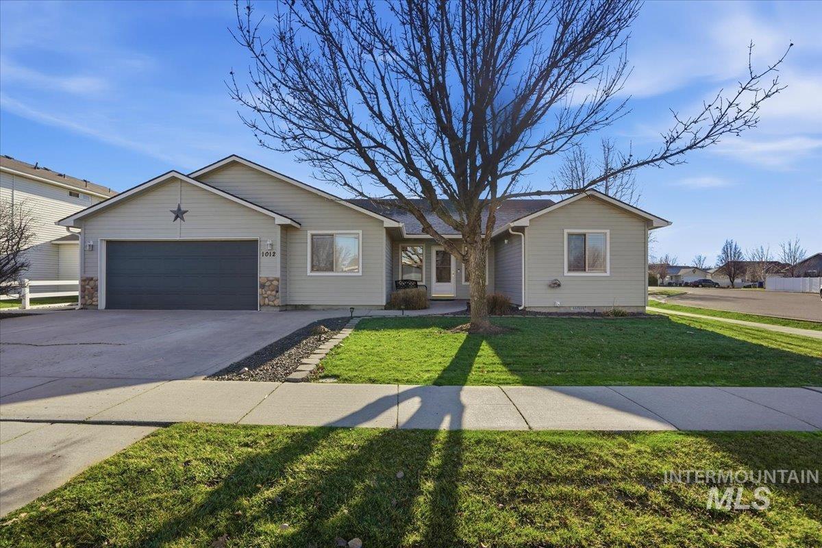 1012 NW 24th St, Fruitland, Idaho 83619-0000, 3 Bedrooms, 2 Bathrooms, Residential For Sale, Price $379,000,MLS 98970734
