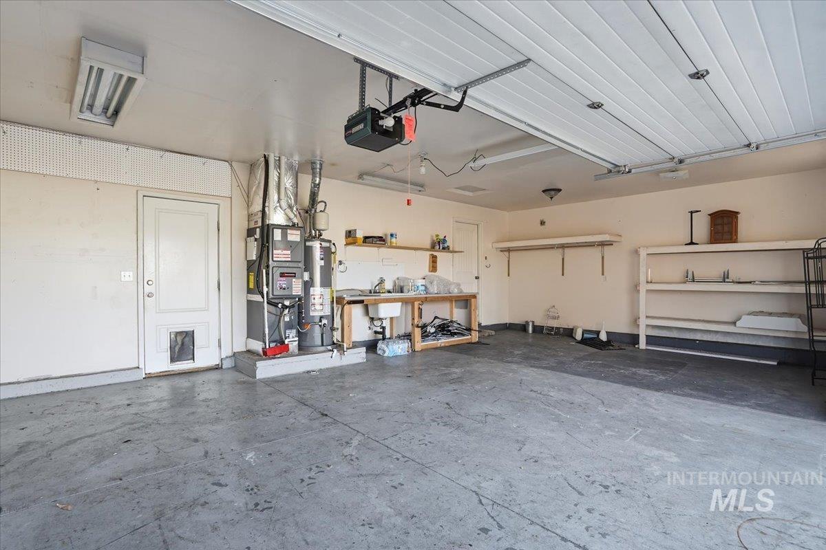 1012 NW 24th St, Fruitland, Idaho 83619-0000, 3 Bedrooms, 2 Bathrooms, Residential For Sale, Price $379,000,MLS 98970734