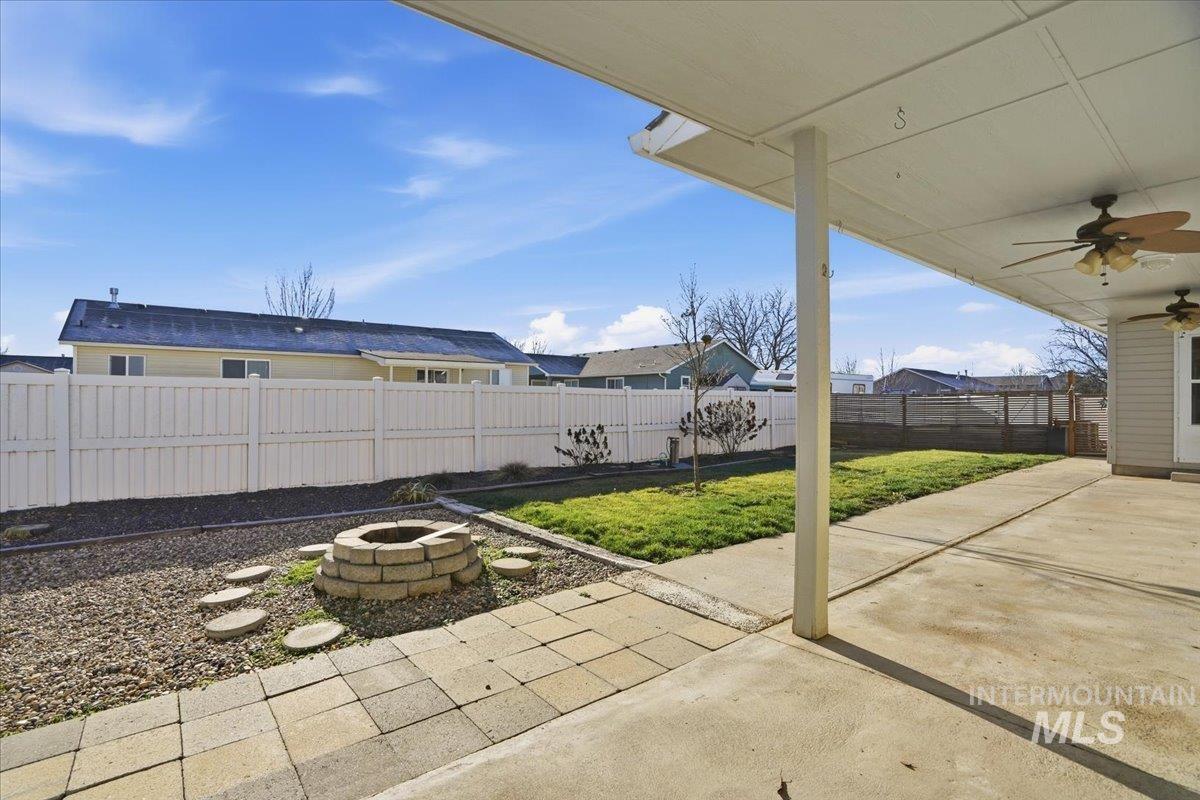 1012 NW 24th St, Fruitland, Idaho 83619-0000, 3 Bedrooms, 2 Bathrooms, Residential For Sale, Price $379,000,MLS 98970734