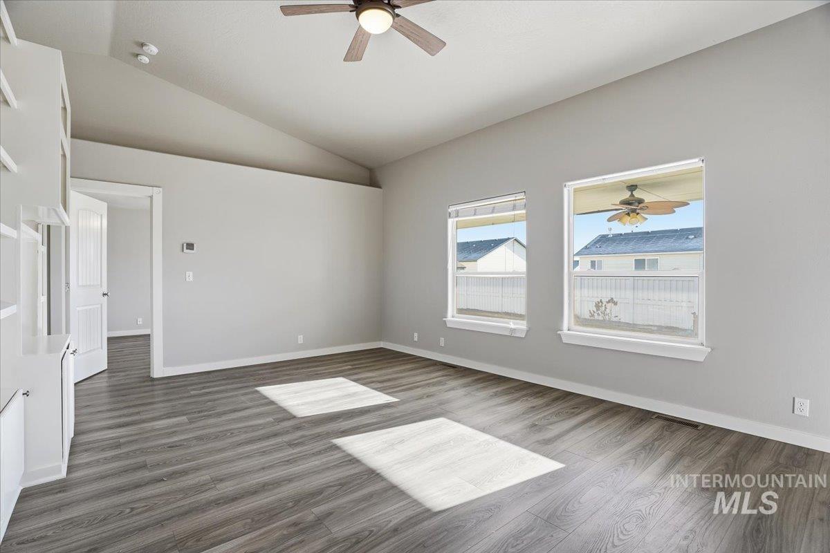 1012 NW 24th St, Fruitland, Idaho 83619-0000, 3 Bedrooms, 2 Bathrooms, Residential For Sale, Price $379,000,MLS 98970734