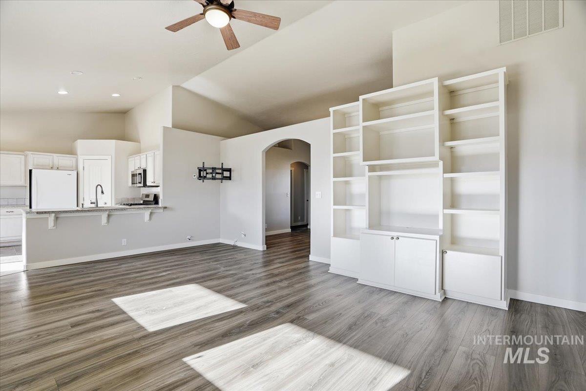 1012 NW 24th St, Fruitland, Idaho 83619-0000, 3 Bedrooms, 2 Bathrooms, Residential For Sale, Price $379,000,MLS 98970734