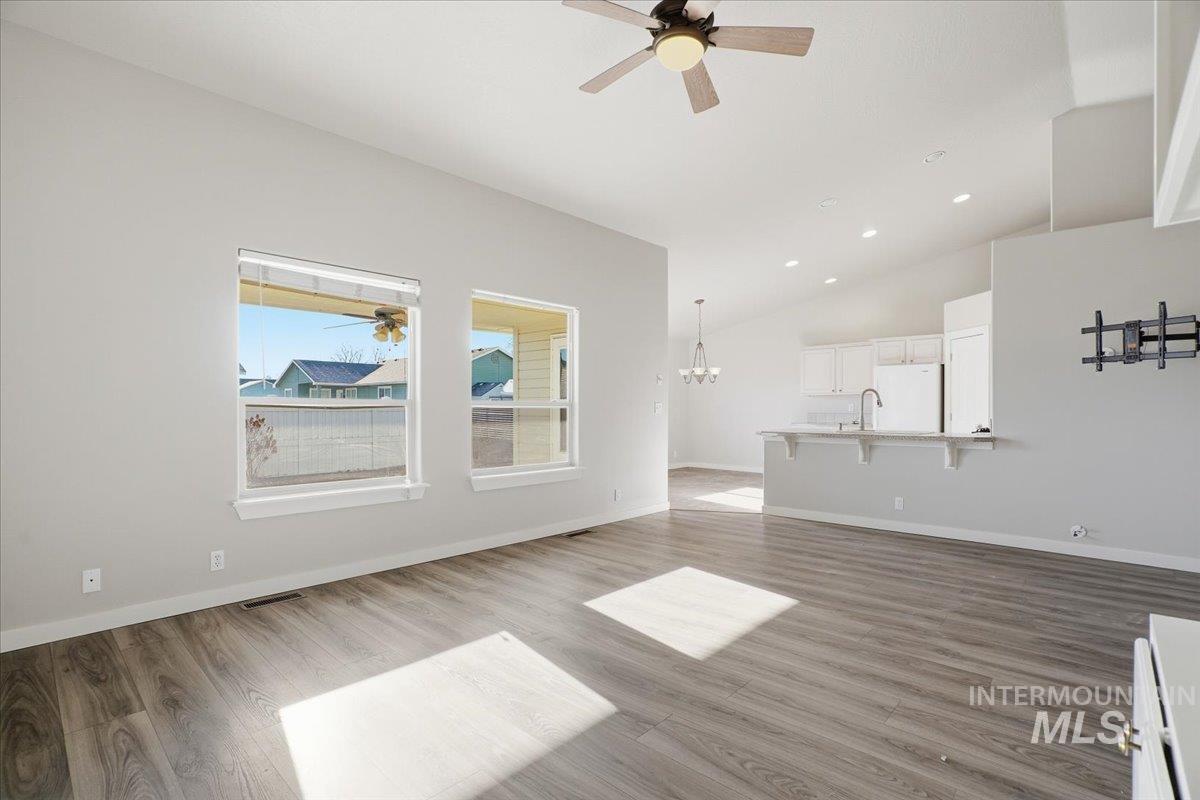 1012 NW 24th St, Fruitland, Idaho 83619-0000, 3 Bedrooms, 2 Bathrooms, Residential For Sale, Price $379,000,MLS 98970734