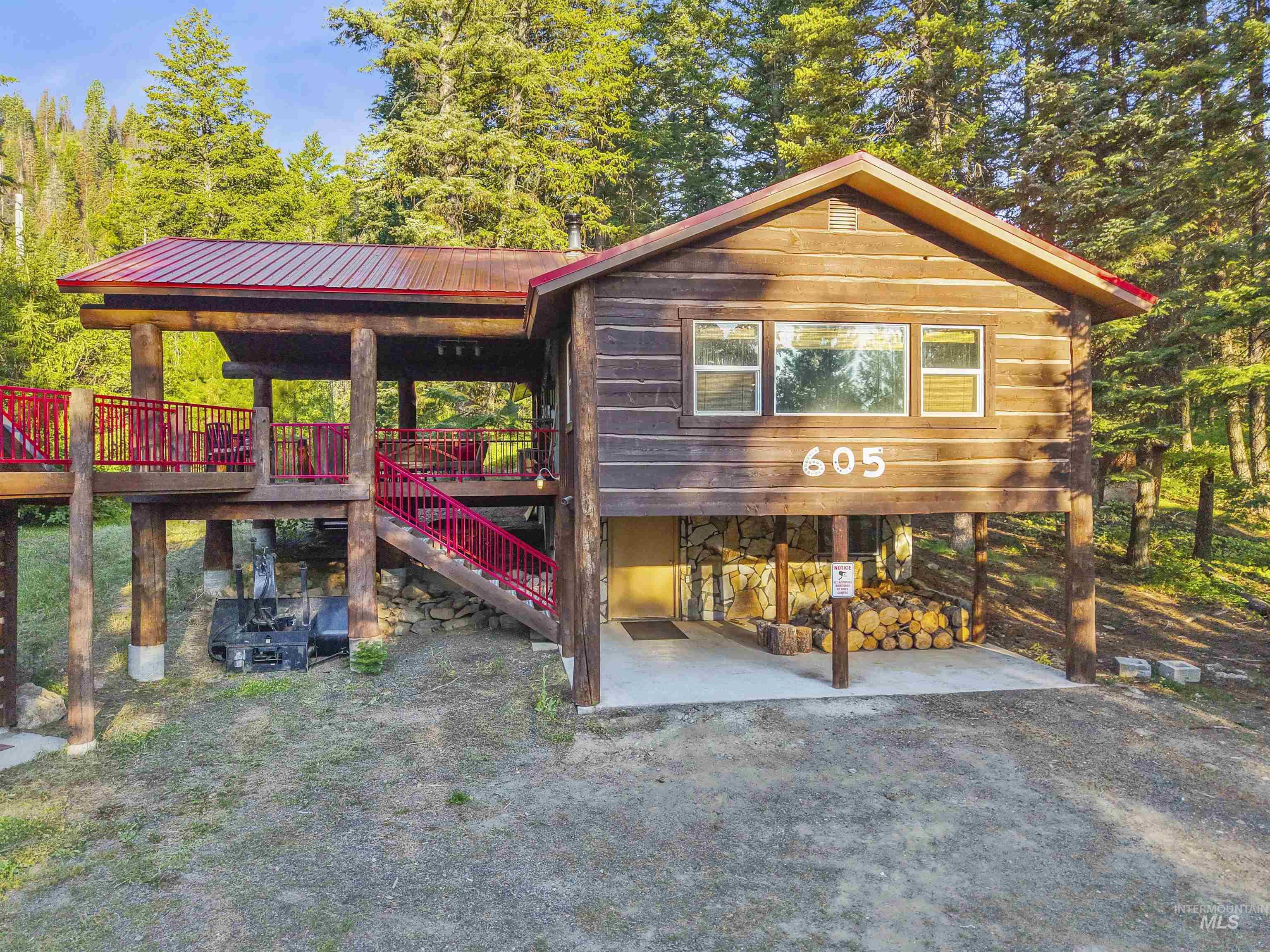 605 West Mountain Road, Cascade, Idaho 83611, 3 Bedrooms, 2 Bathrooms, Residential For Sale, Price $775,000,MLS 98970743