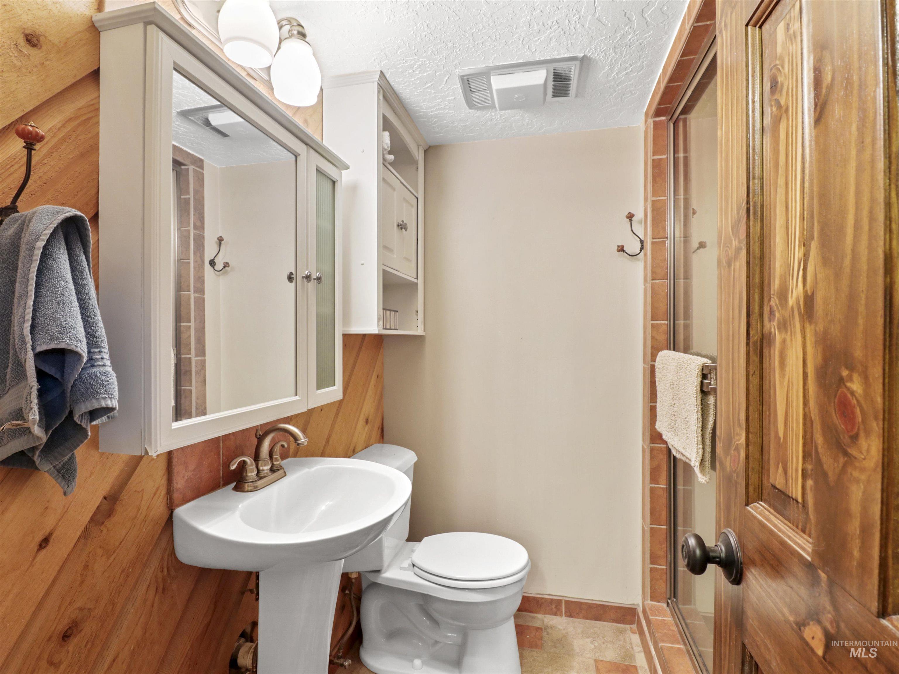 605 West Mountain Road, Cascade, Idaho 83611, 3 Bedrooms, 2 Bathrooms, Residential For Sale, Price $775,000,MLS 98970743