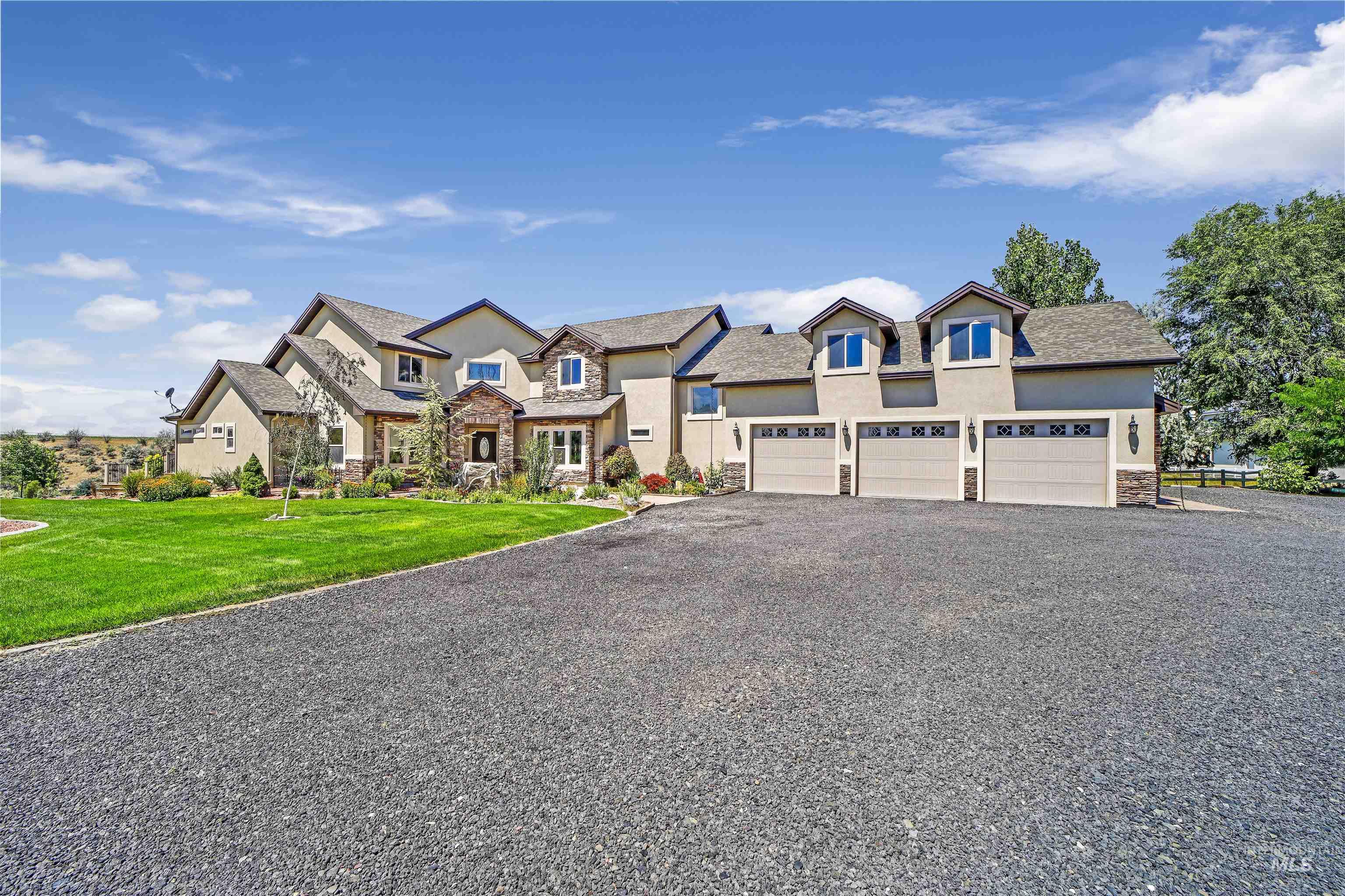4187 Creek Mesa Dr, Twin Falls, Idaho 83301, 4 Bedrooms, 3.5 Bathrooms, Residential For Sale, Price $1,550,000, 98970747
