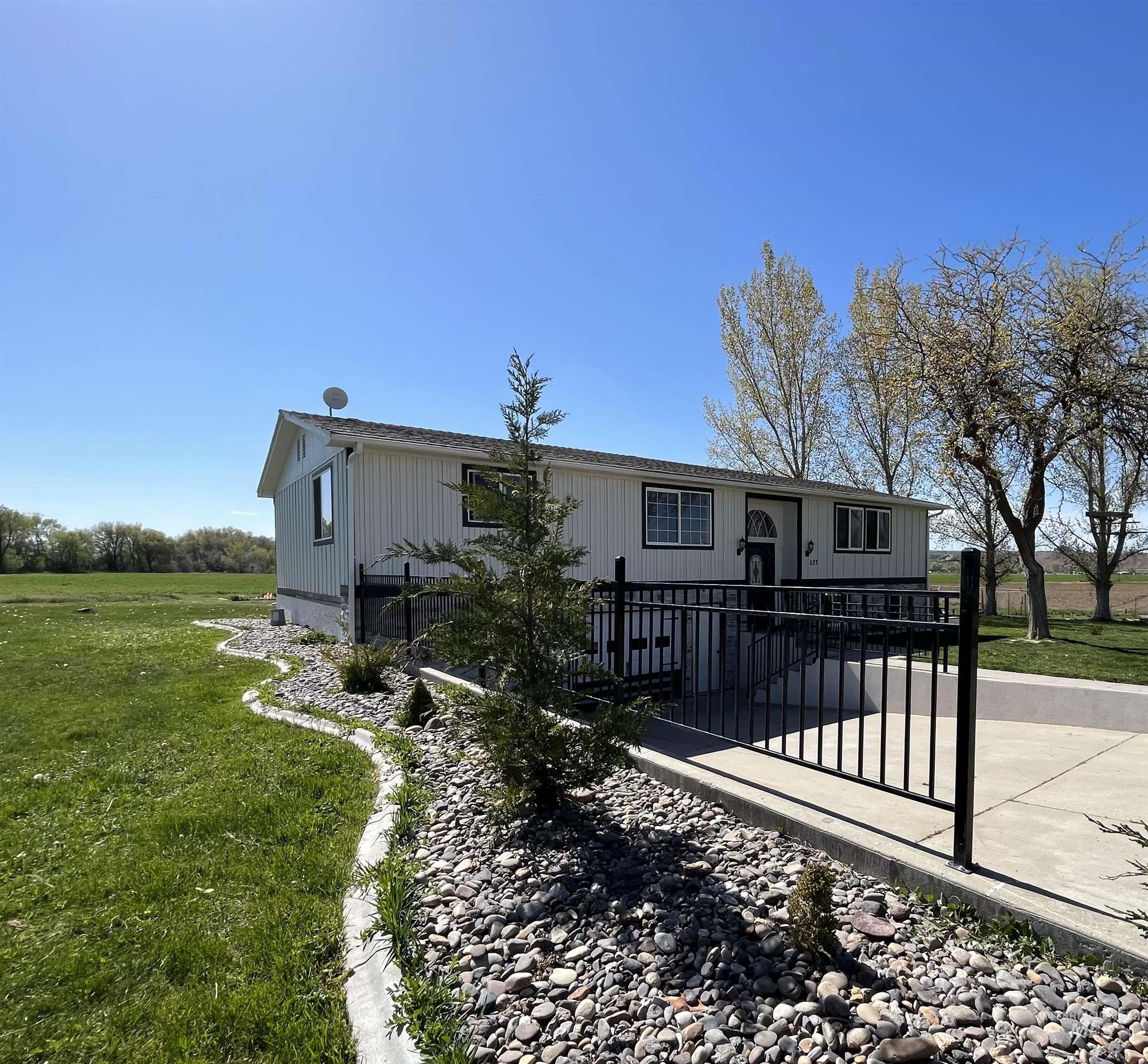 627 Sugar Ave, Ontario, Oregon 97914, 5 Bedrooms, 3 Bathrooms, Residential For Sale, Price $549,000,MLS 98970748