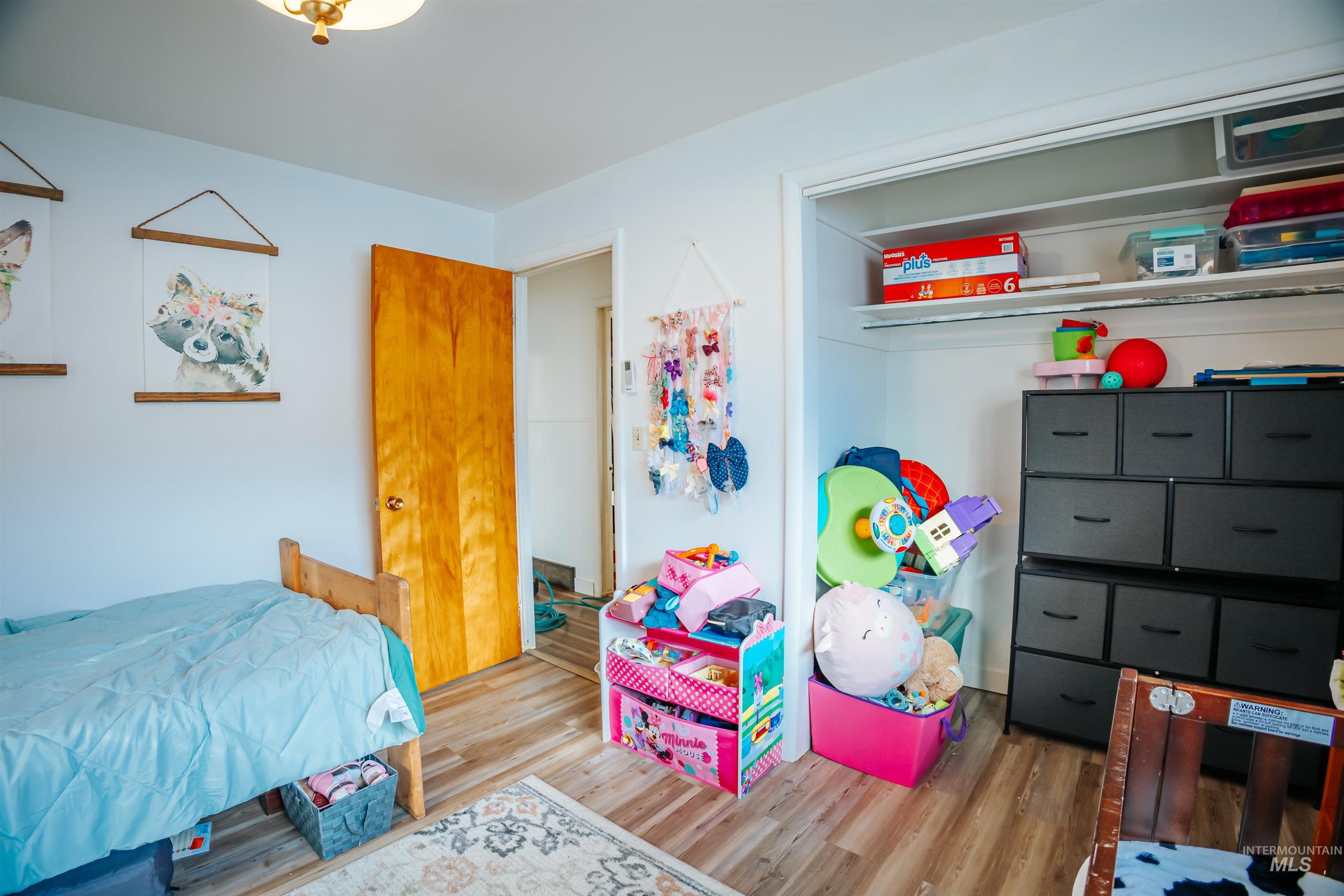 713 8th Ave N, Buhl, Idaho 83316, 5 Bedrooms, 2 Bathrooms, Residential For Sale, Price $299,999,MLS 98970751