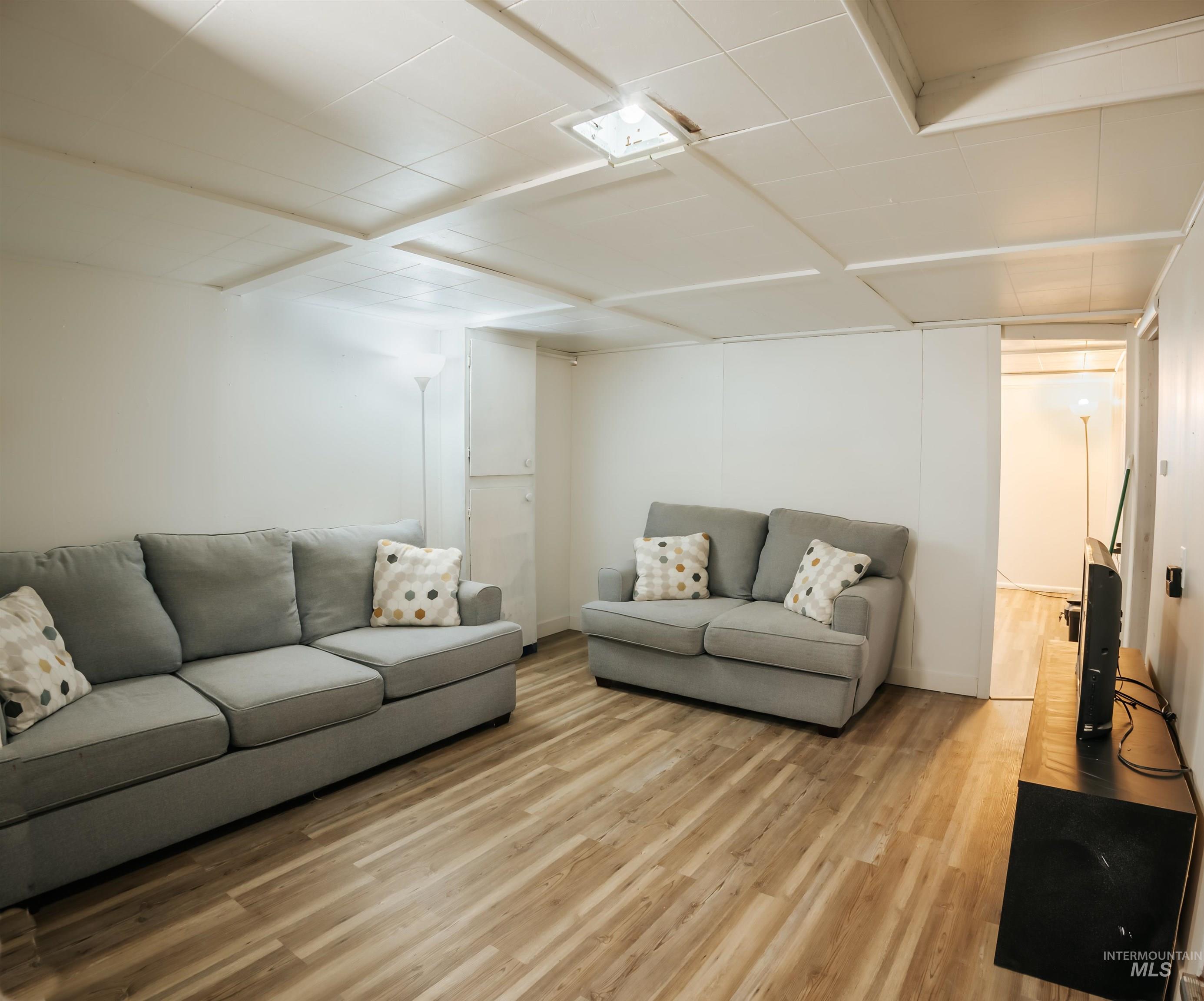 713 8th Ave N, Buhl, Idaho 83316, 5 Bedrooms, 2 Bathrooms, Residential For Sale, Price $299,999,MLS 98970751