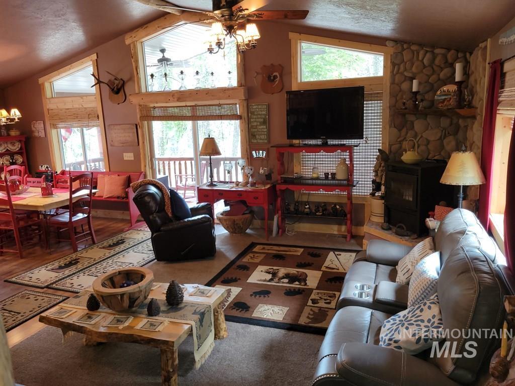 617 West Mountain Rd, Cascade, Idaho 83611, 2 Bedrooms, 2 Bathrooms, Residential For Sale, Price $529,900,MLS 98970754