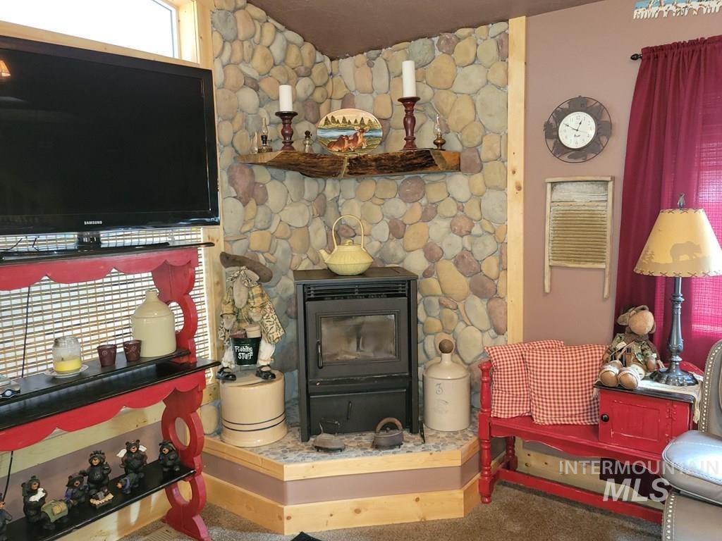 617 West Mountain Rd, Cascade, Idaho 83611, 2 Bedrooms, 2 Bathrooms, Residential For Sale, Price $529,900,MLS 98970754