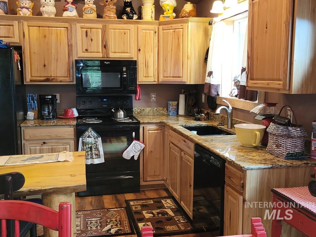 617 West Mountain Rd, Cascade, Idaho 83611, 2 Bedrooms, 2 Bathrooms, Residential For Sale, Price $529,900,MLS 98970754