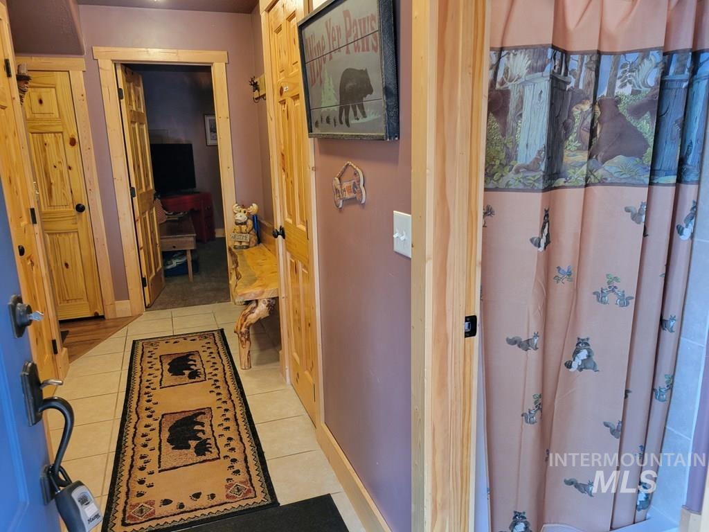 617 West Mountain Rd, Cascade, Idaho 83611, 2 Bedrooms, 2 Bathrooms, Residential For Sale, Price $529,900,MLS 98970754