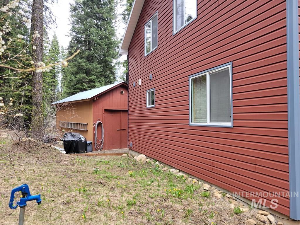 617 West Mountain Rd, Cascade, Idaho 83611, 2 Bedrooms, 2 Bathrooms, Residential For Sale, Price $529,900,MLS 98970754