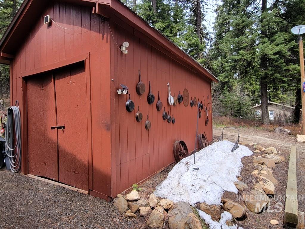 617 West Mountain Rd, Cascade, Idaho 83611, 2 Bedrooms, 2 Bathrooms, Residential For Sale, Price $529,900,MLS 98970754