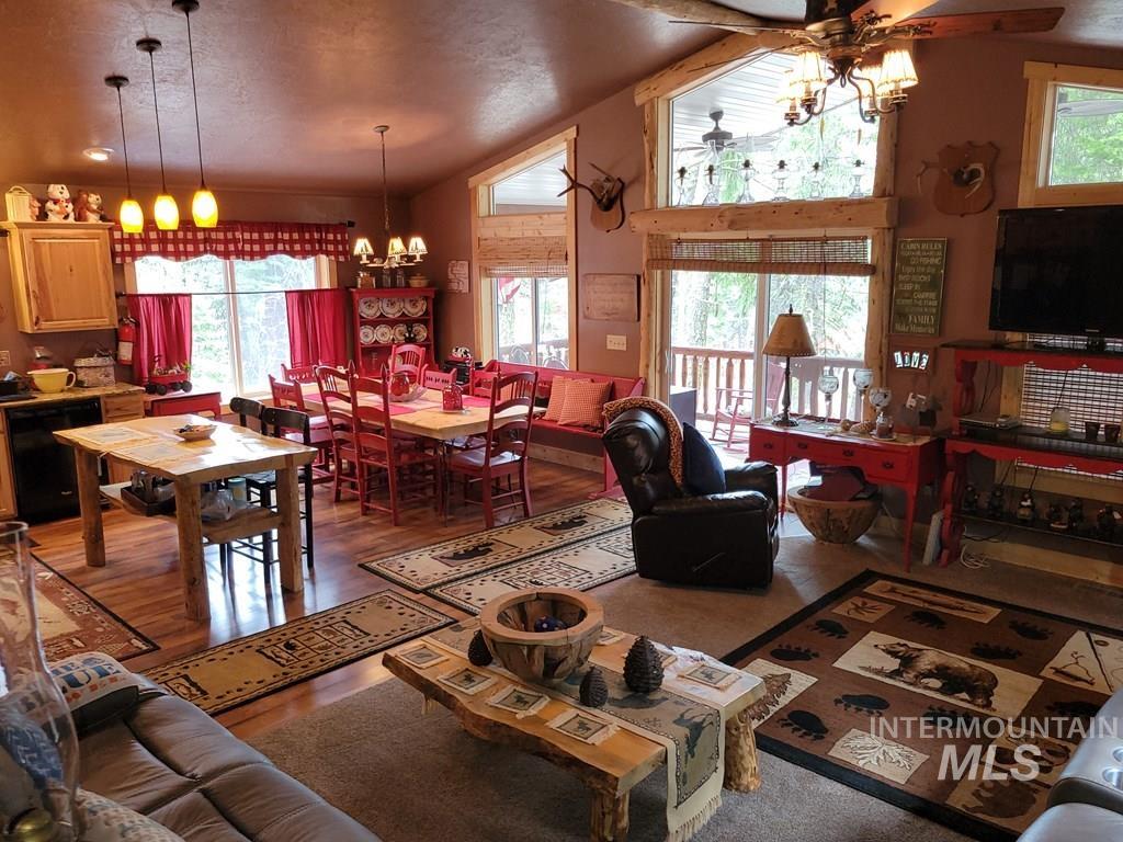 617 West Mountain Rd, Cascade, Idaho 83611, 2 Bedrooms, 2 Bathrooms, Residential For Sale, Price $529,900,MLS 98970754