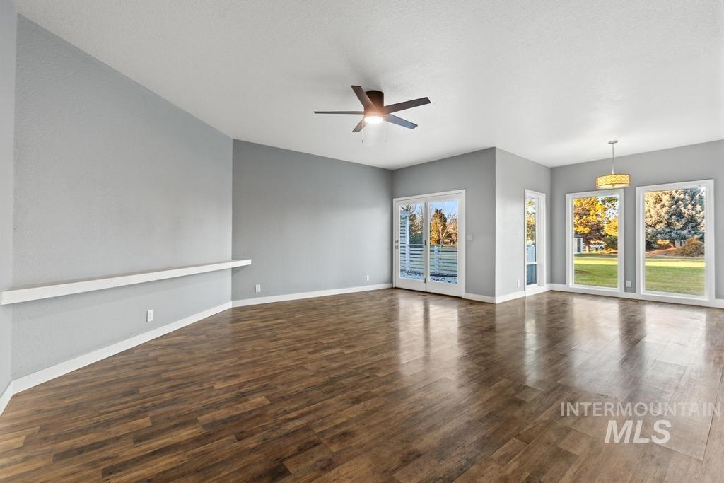 3684 W Stanwich Dr, Meridian, Idaho 83646, 4 Bedrooms, 3 Bathrooms, Residential For Sale, Price $549,000,MLS 98970768