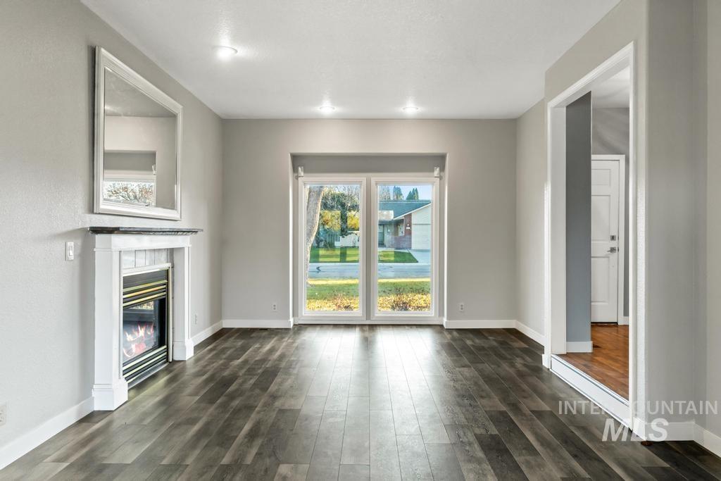 3684 W Stanwich Dr, Meridian, Idaho 83646, 4 Bedrooms, 3 Bathrooms, Residential For Sale, Price $549,000,MLS 98970768