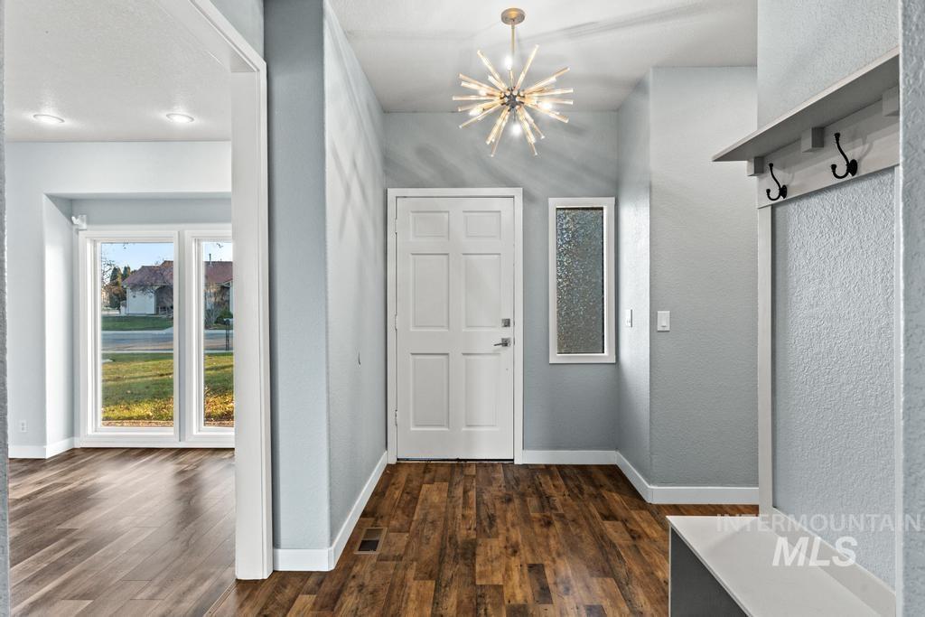 3684 W Stanwich Dr, Meridian, Idaho 83646, 4 Bedrooms, 3 Bathrooms, Residential For Sale, Price $549,000,MLS 98970768